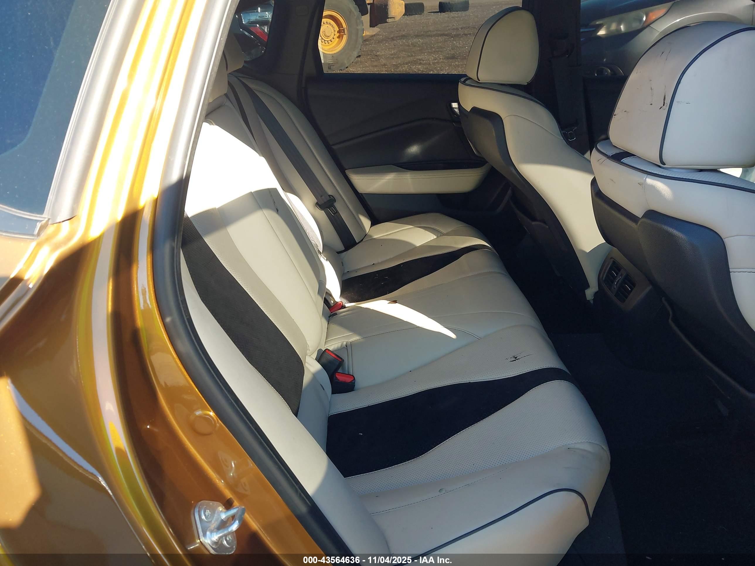 ACURA TLX image 8