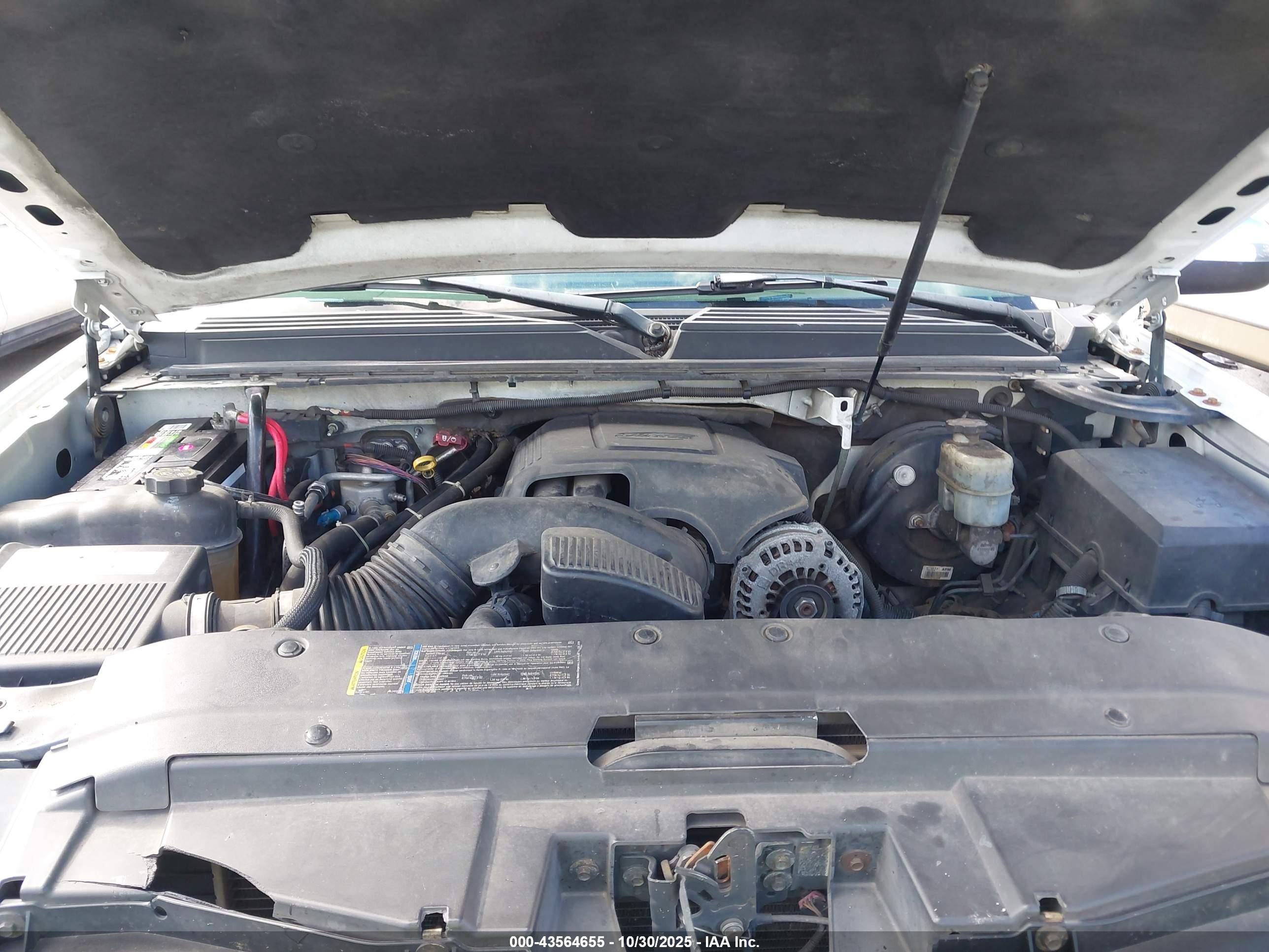 CHEVROLET SUBURBAN image 10