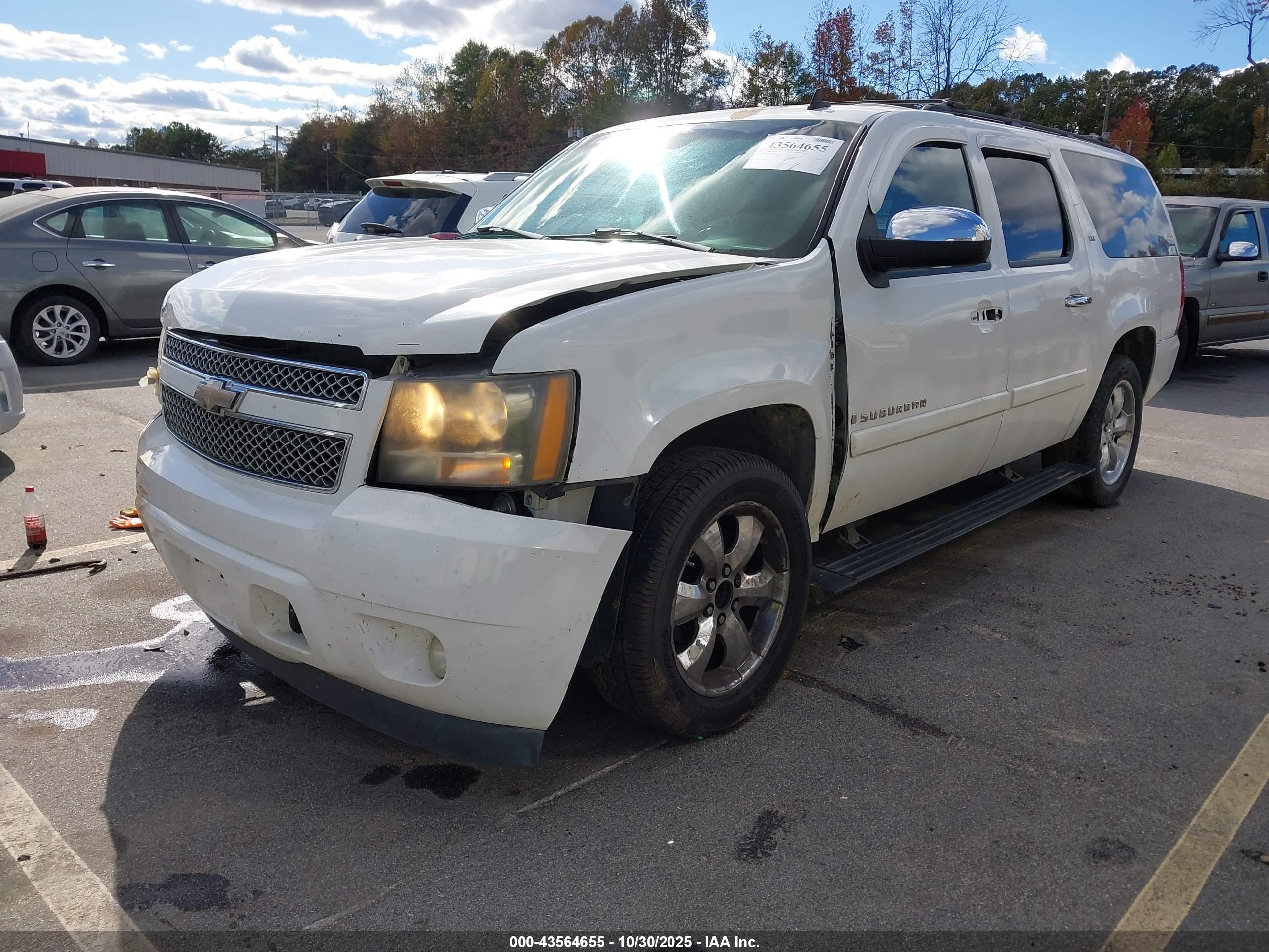 CHEVROLET SUBURBAN image 2