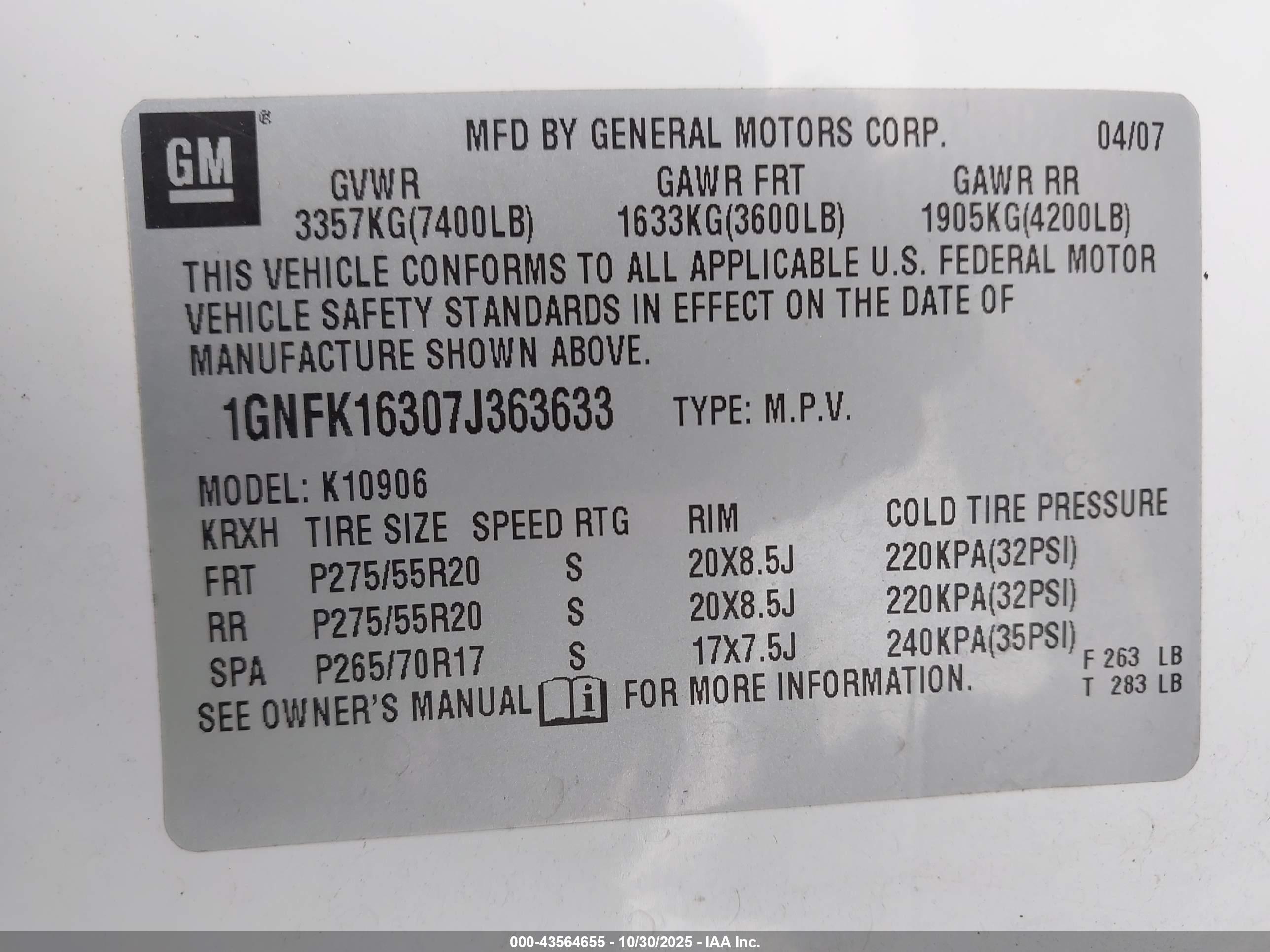 CHEVROLET SUBURBAN image 9