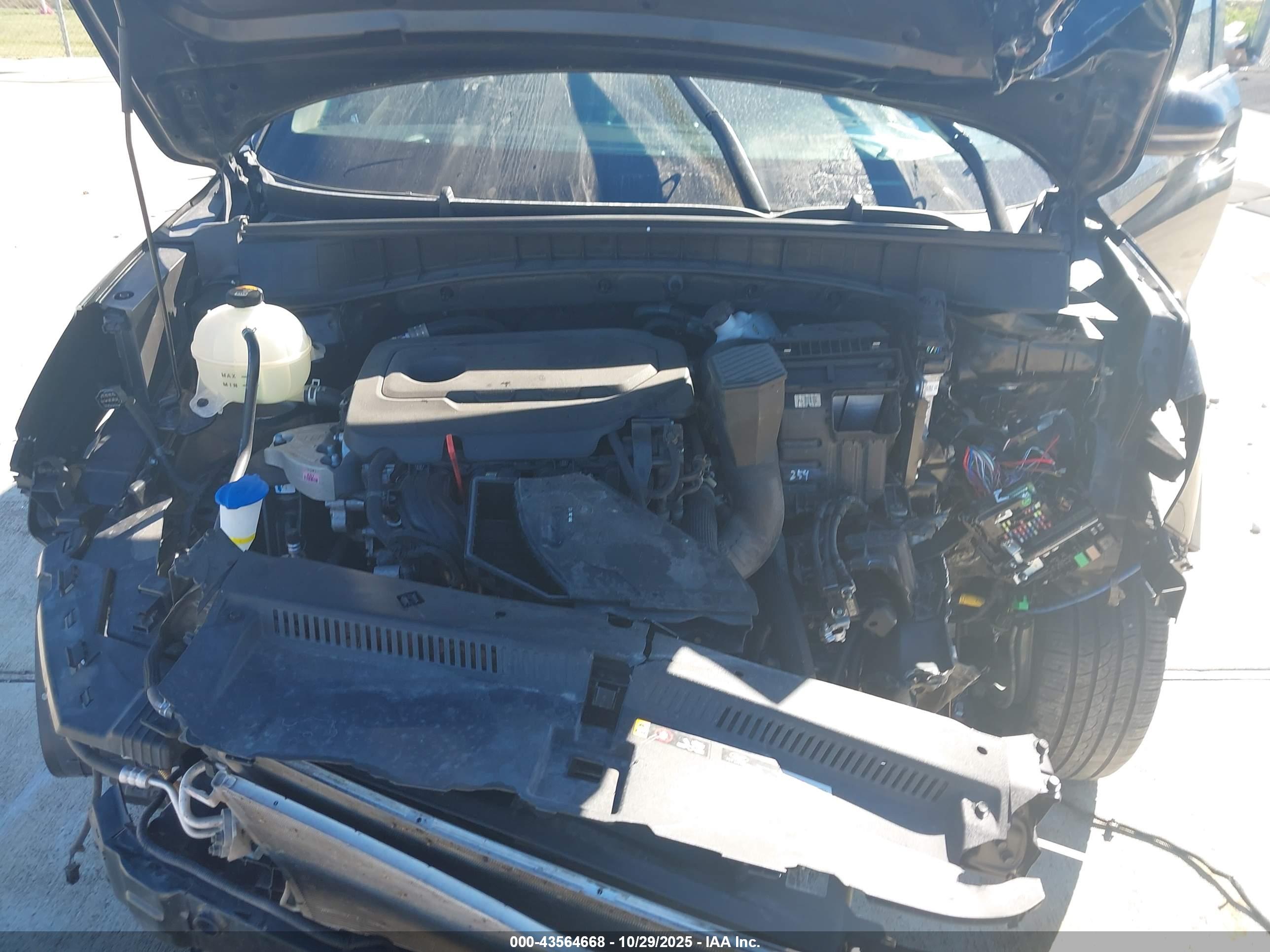HYUNDAI TUCSON image 10