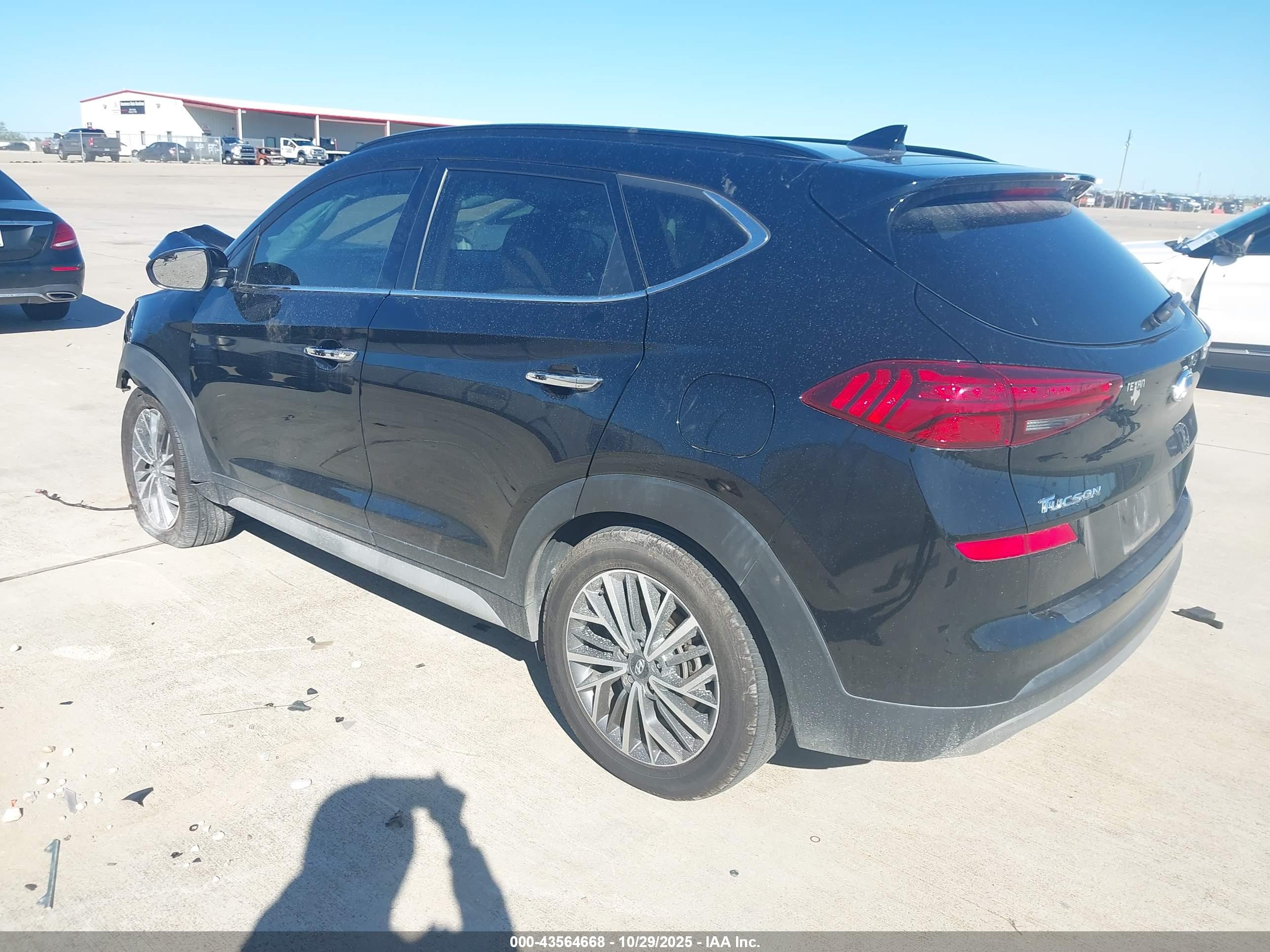 HYUNDAI TUCSON image 3