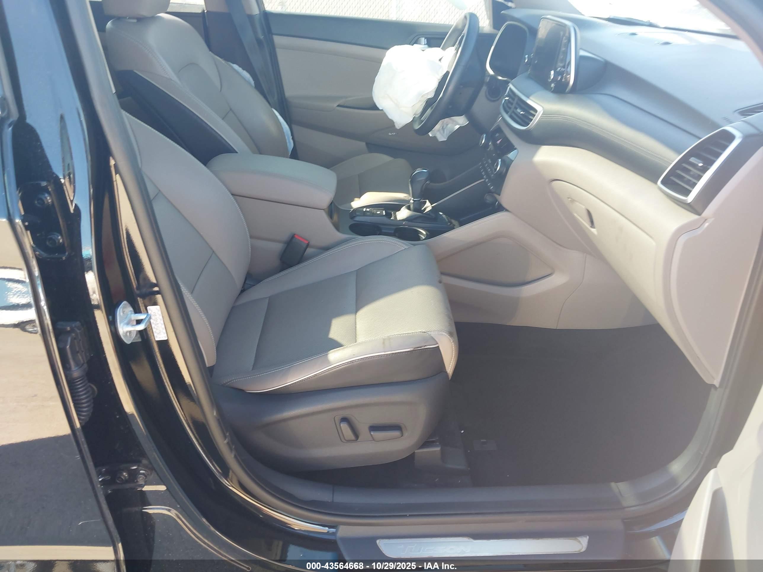 HYUNDAI TUCSON image 5