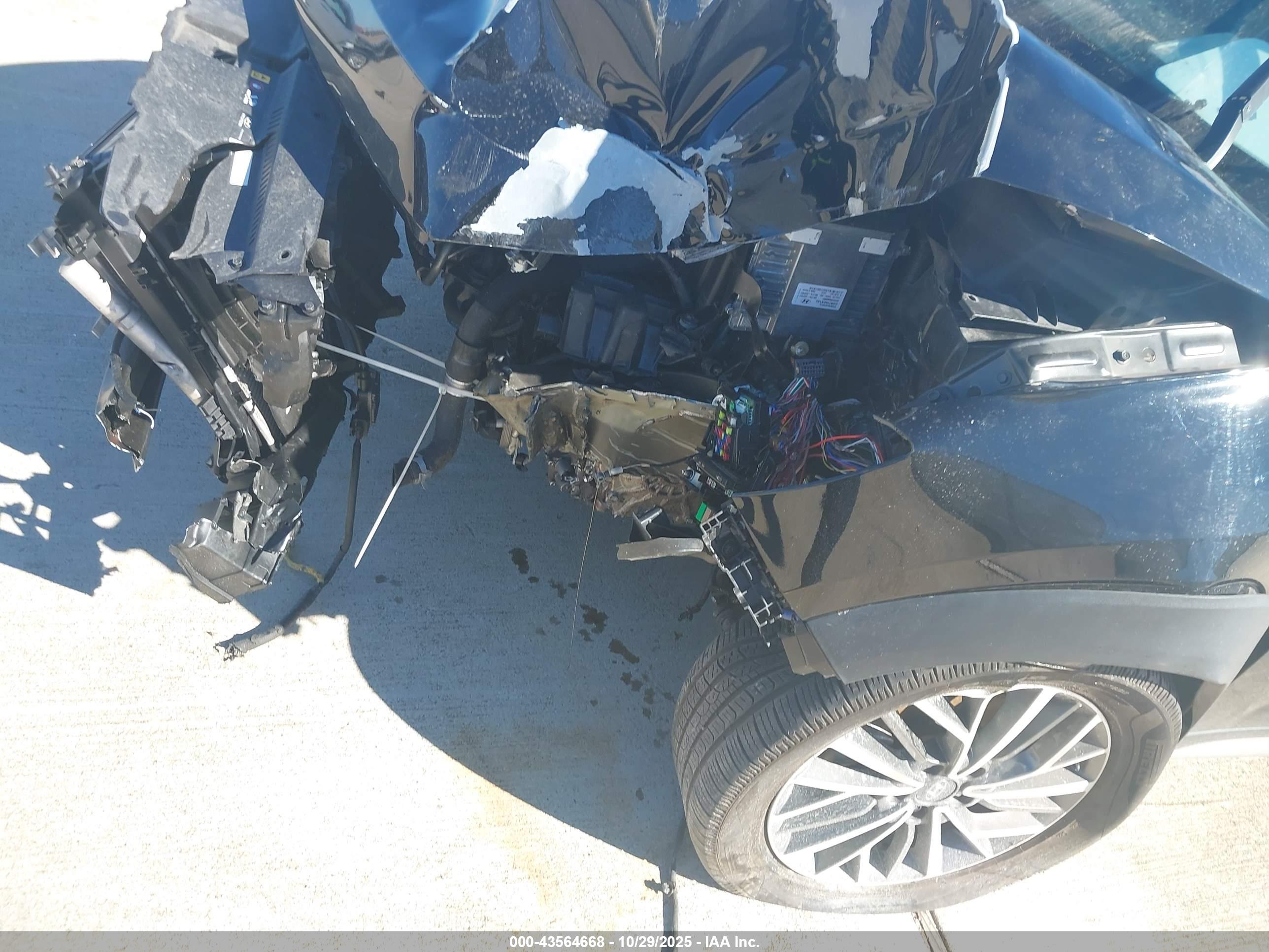 HYUNDAI TUCSON image 6