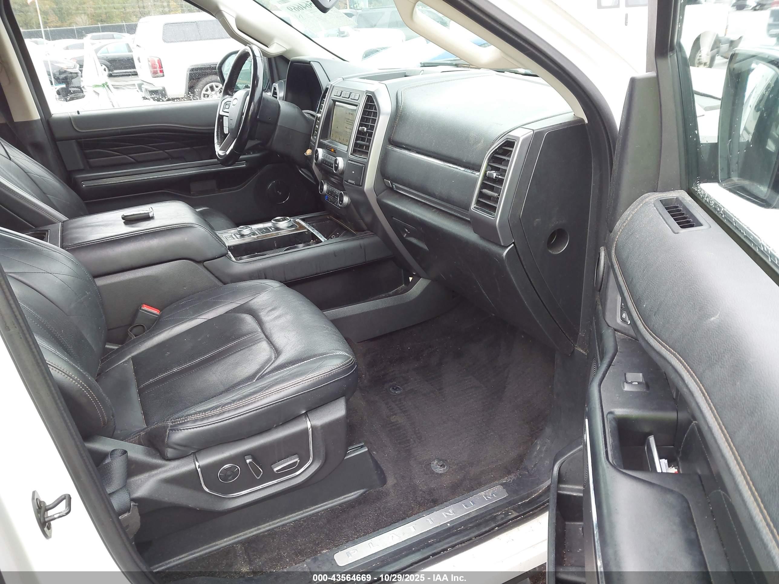 FORD EXPEDITION image 5