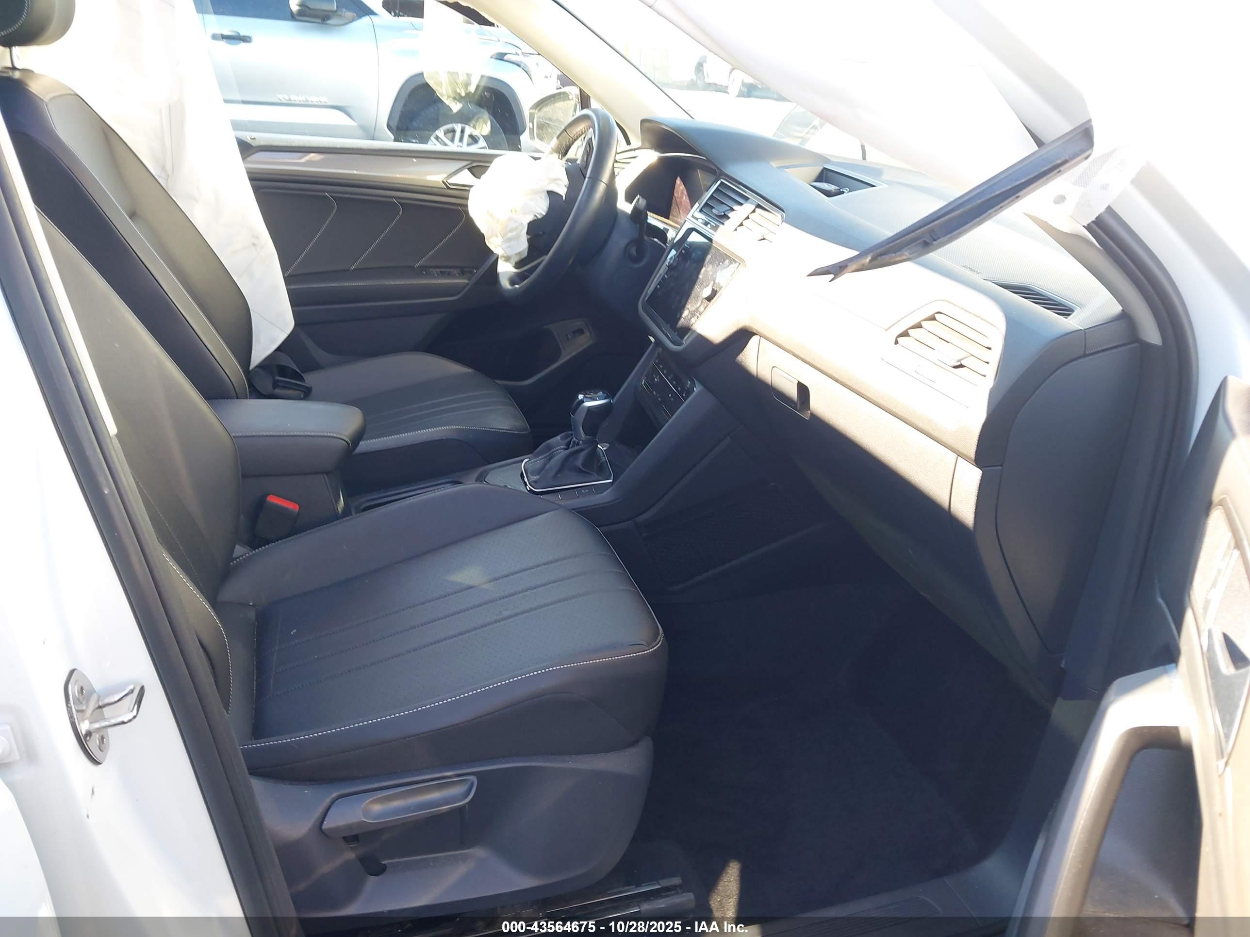VOLKSWAGEN TIGUAN image 5