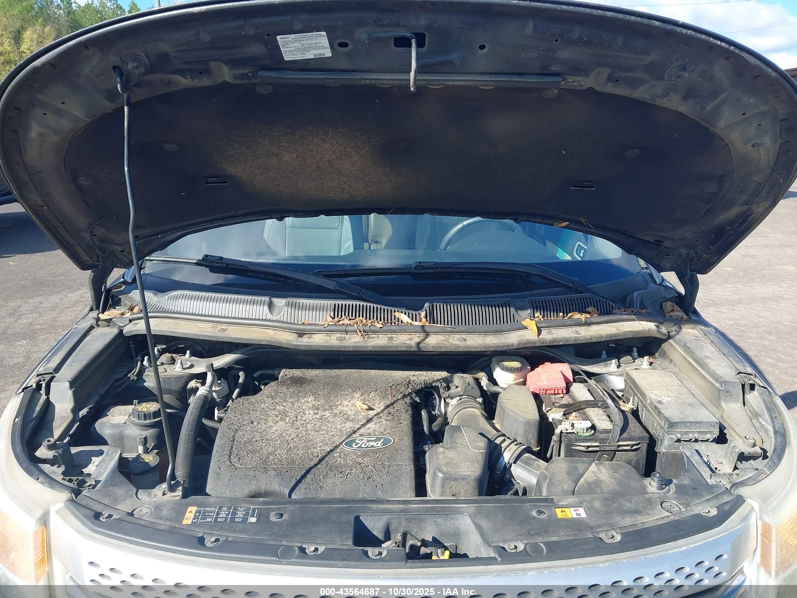 FORD EXPLORER image 10