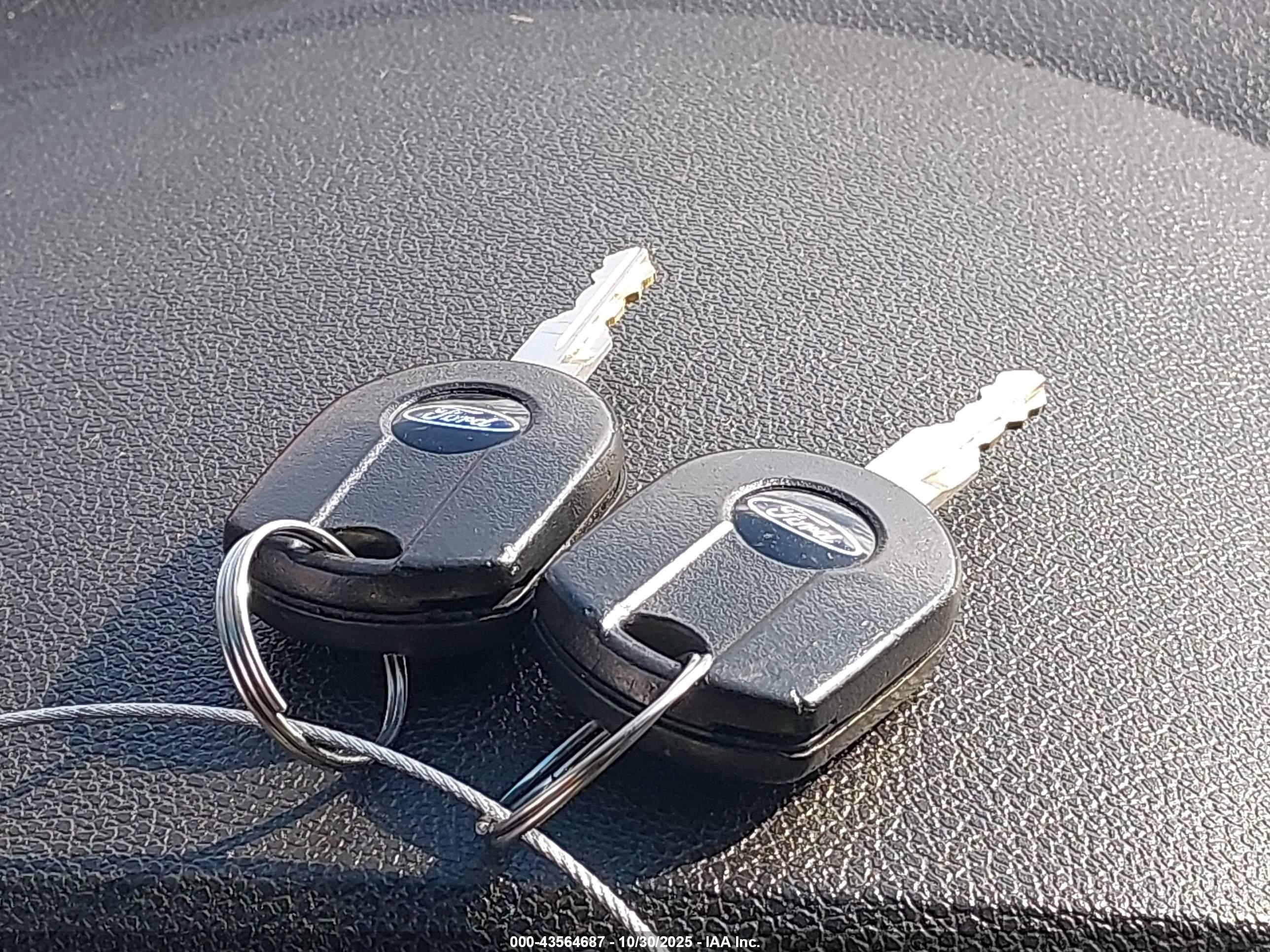 FORD EXPLORER image 11