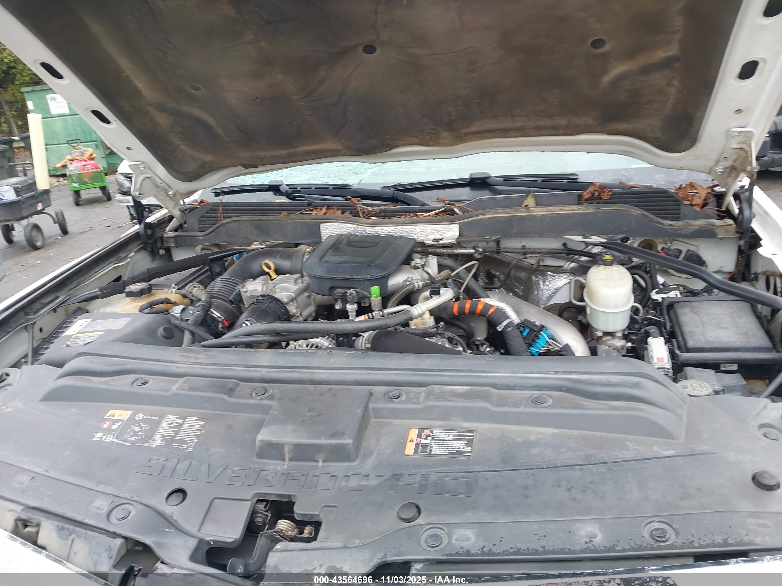 CHEVROLET SILVERADO image 10