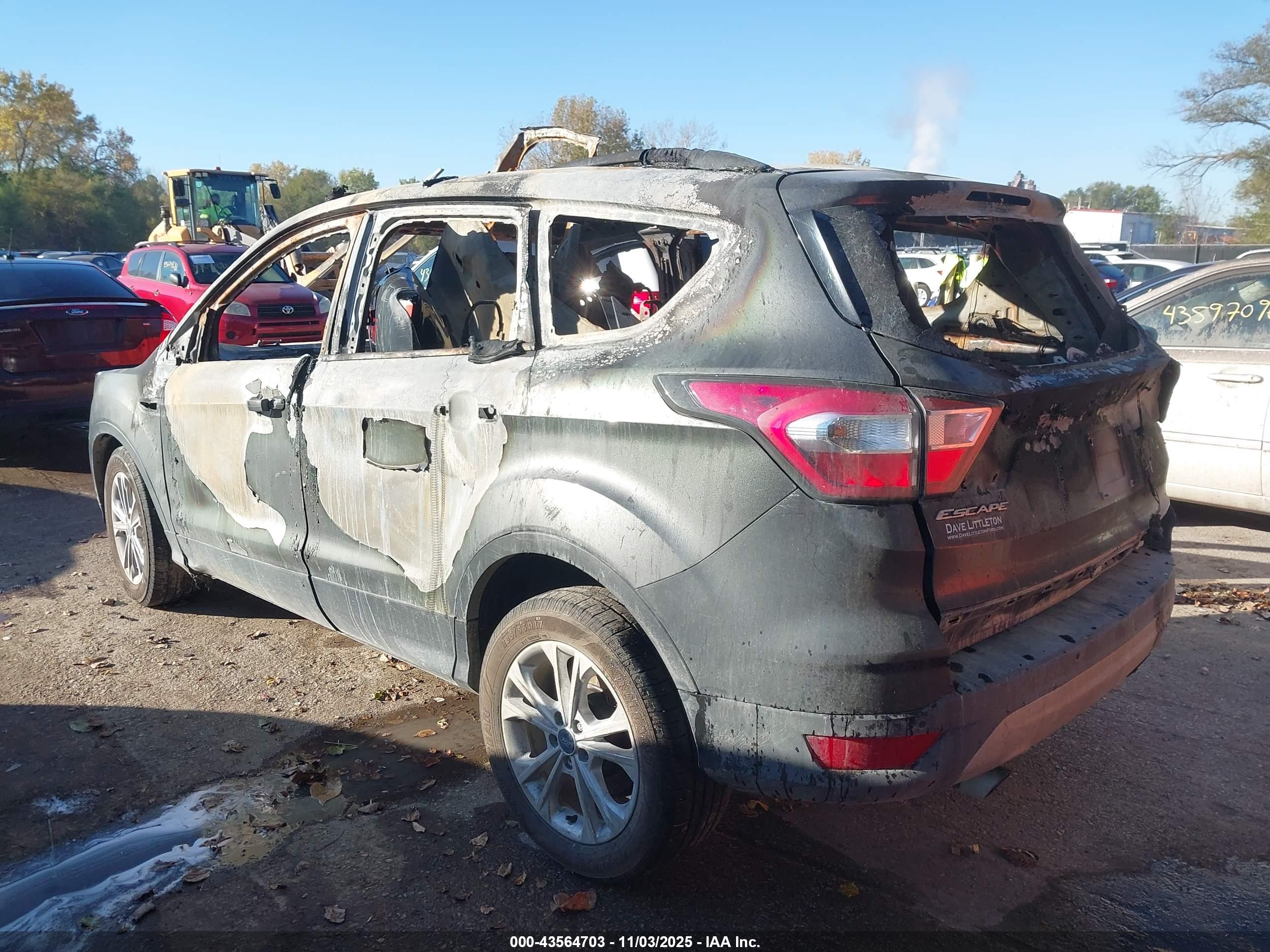 FORD ESCAPE image 3