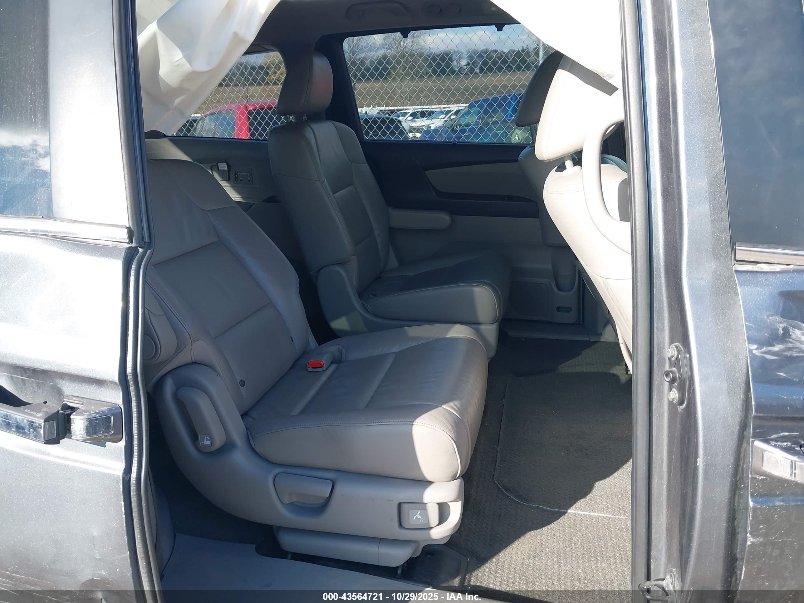 HONDA ODYSSEY image 8