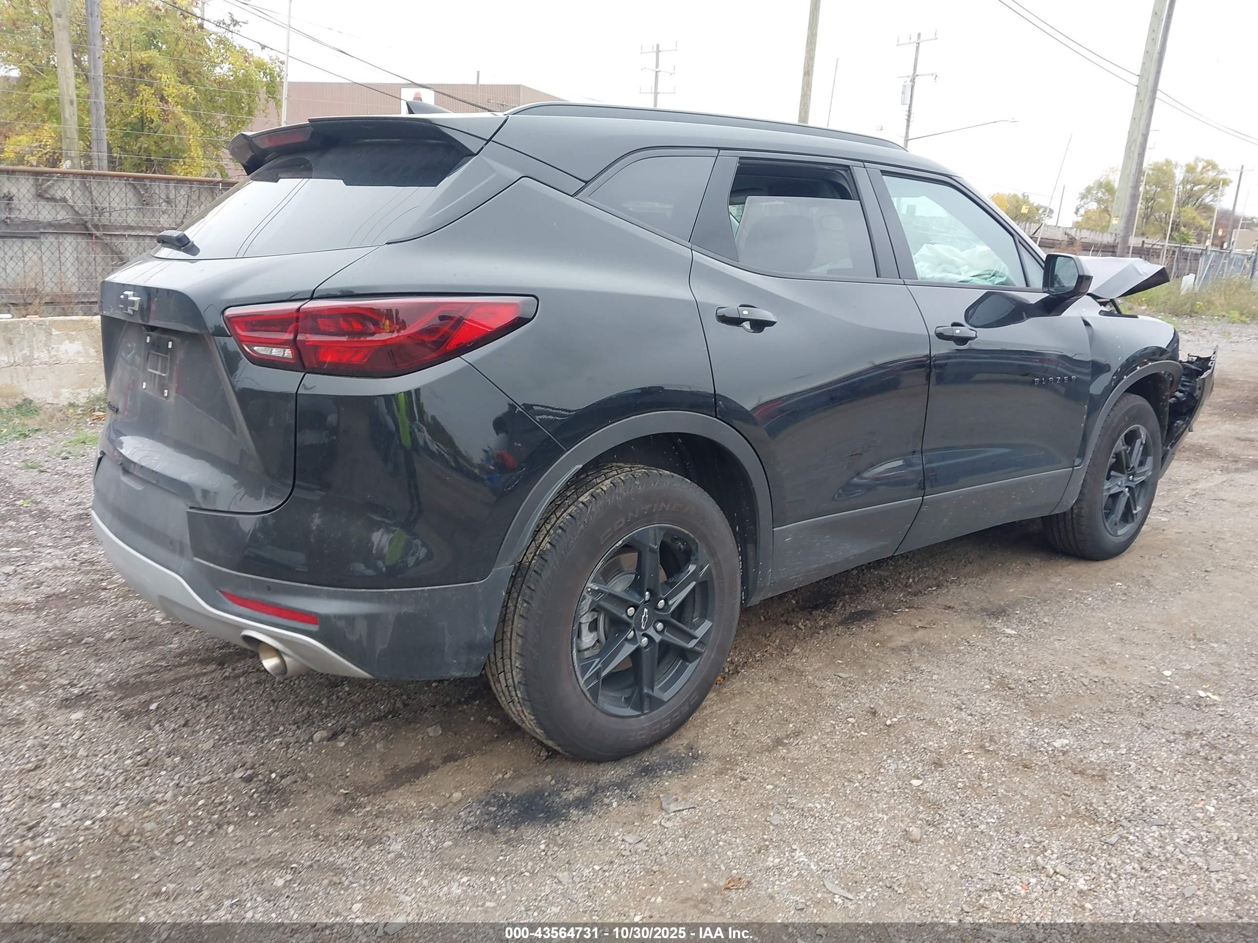 CHEVROLET BLAZER image 4
