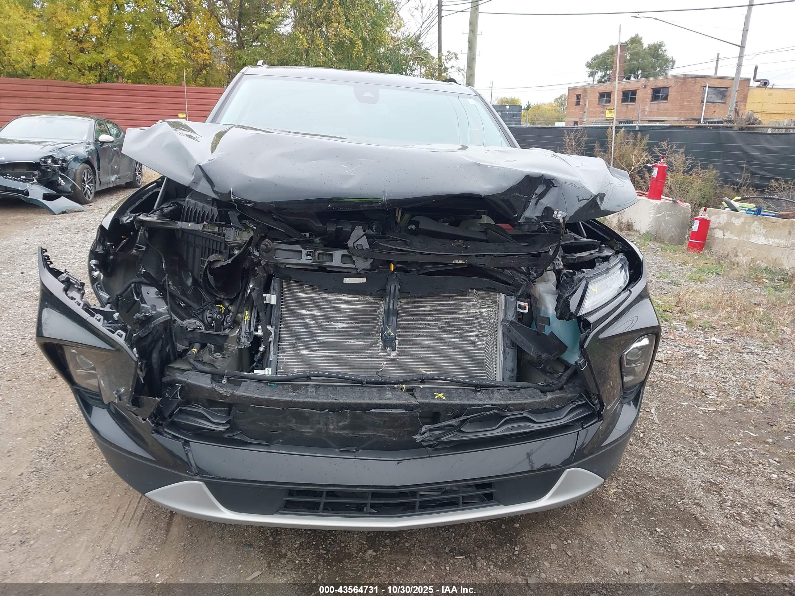 CHEVROLET BLAZER image 6