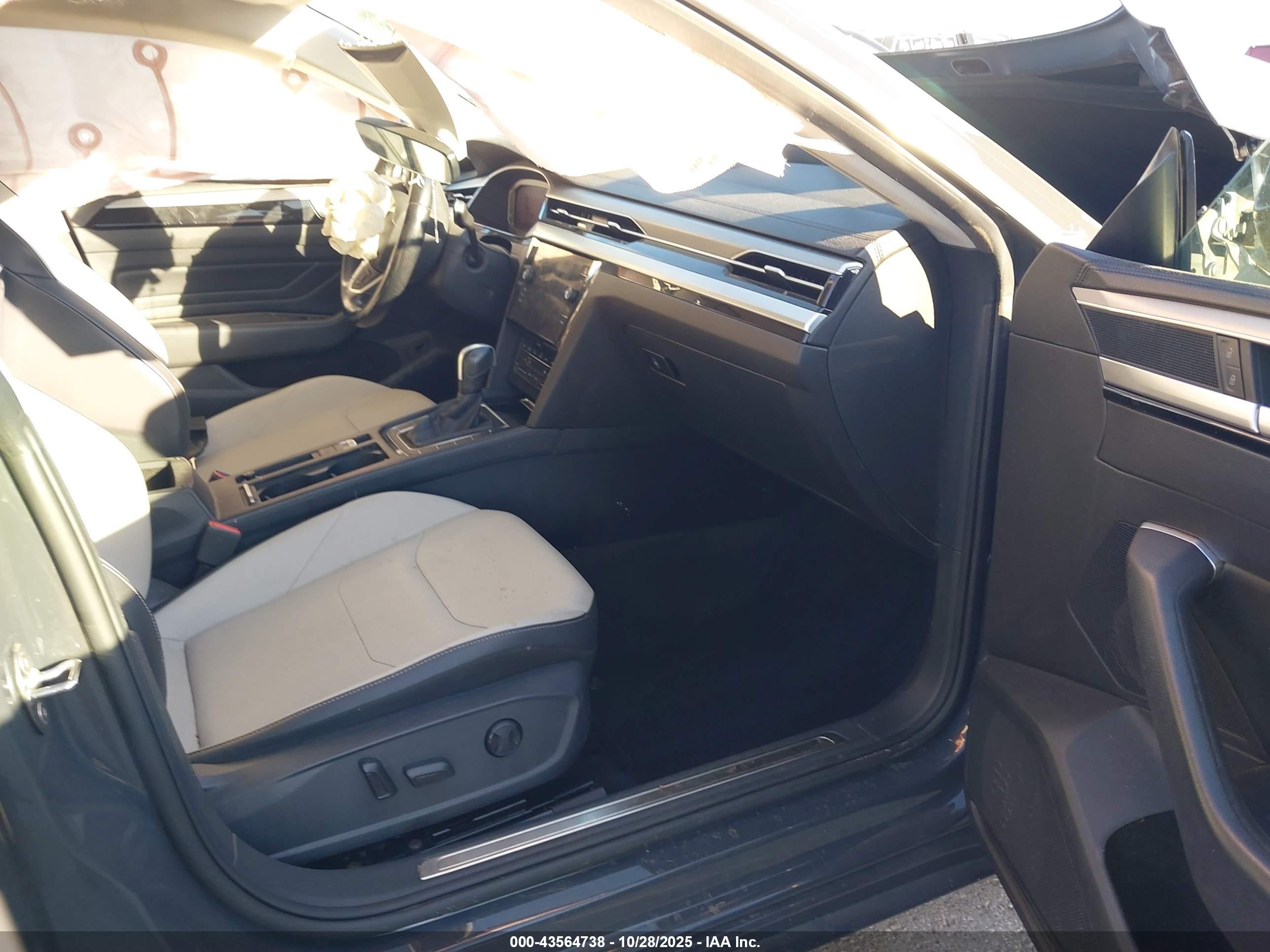 VOLKSWAGEN ARTEON image 5