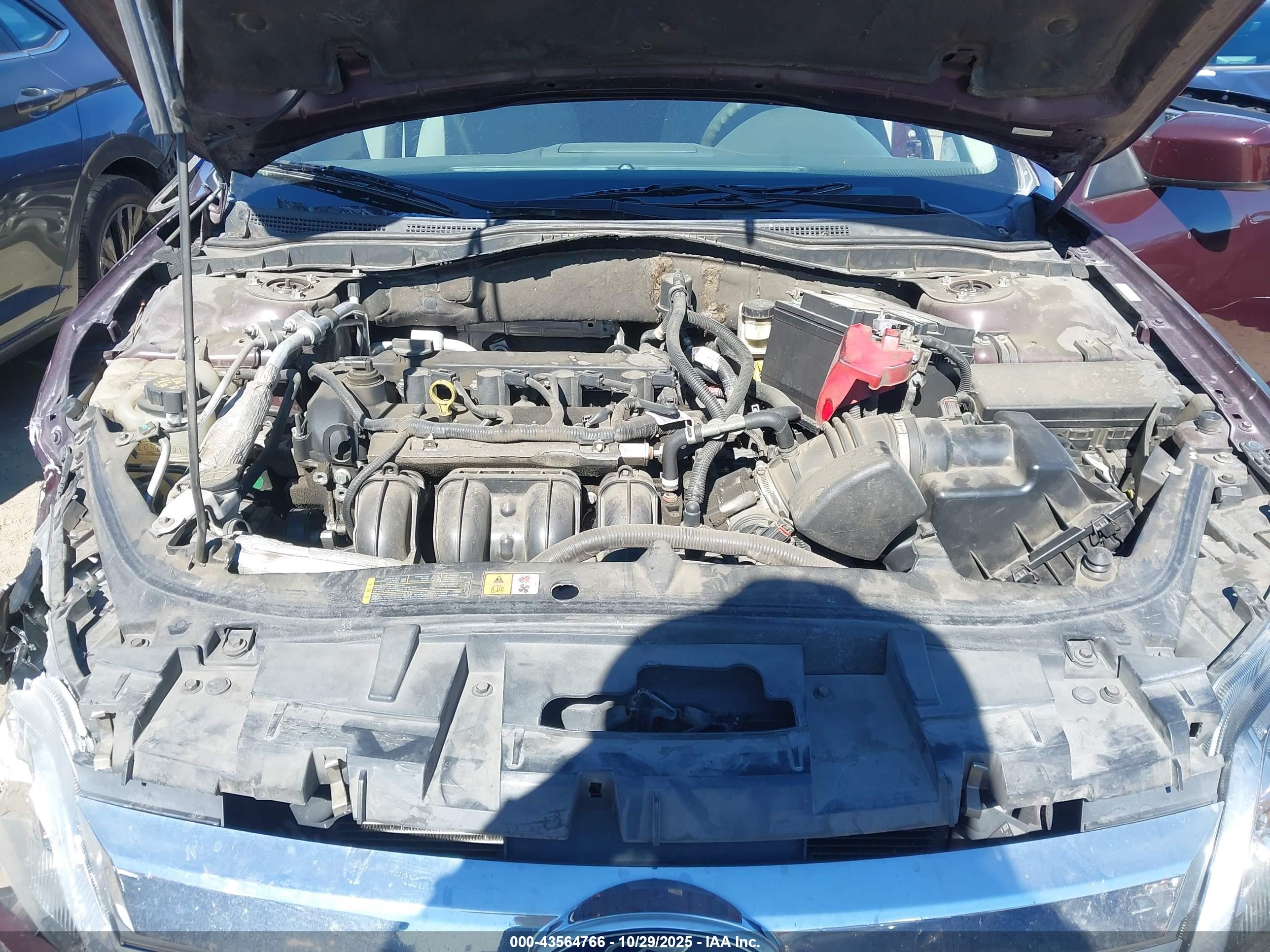 FORD FUSION image 10