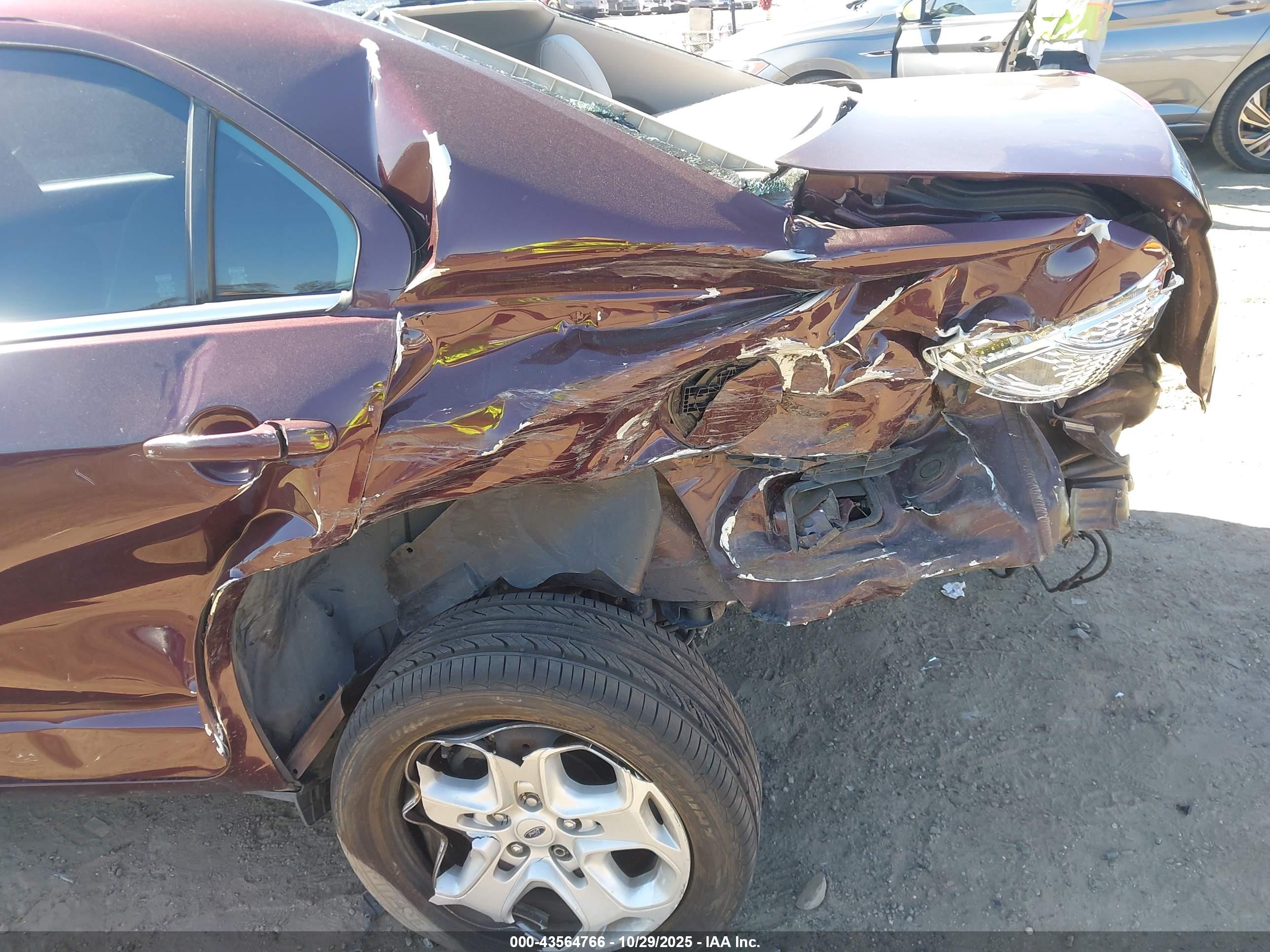 FORD FUSION image 6