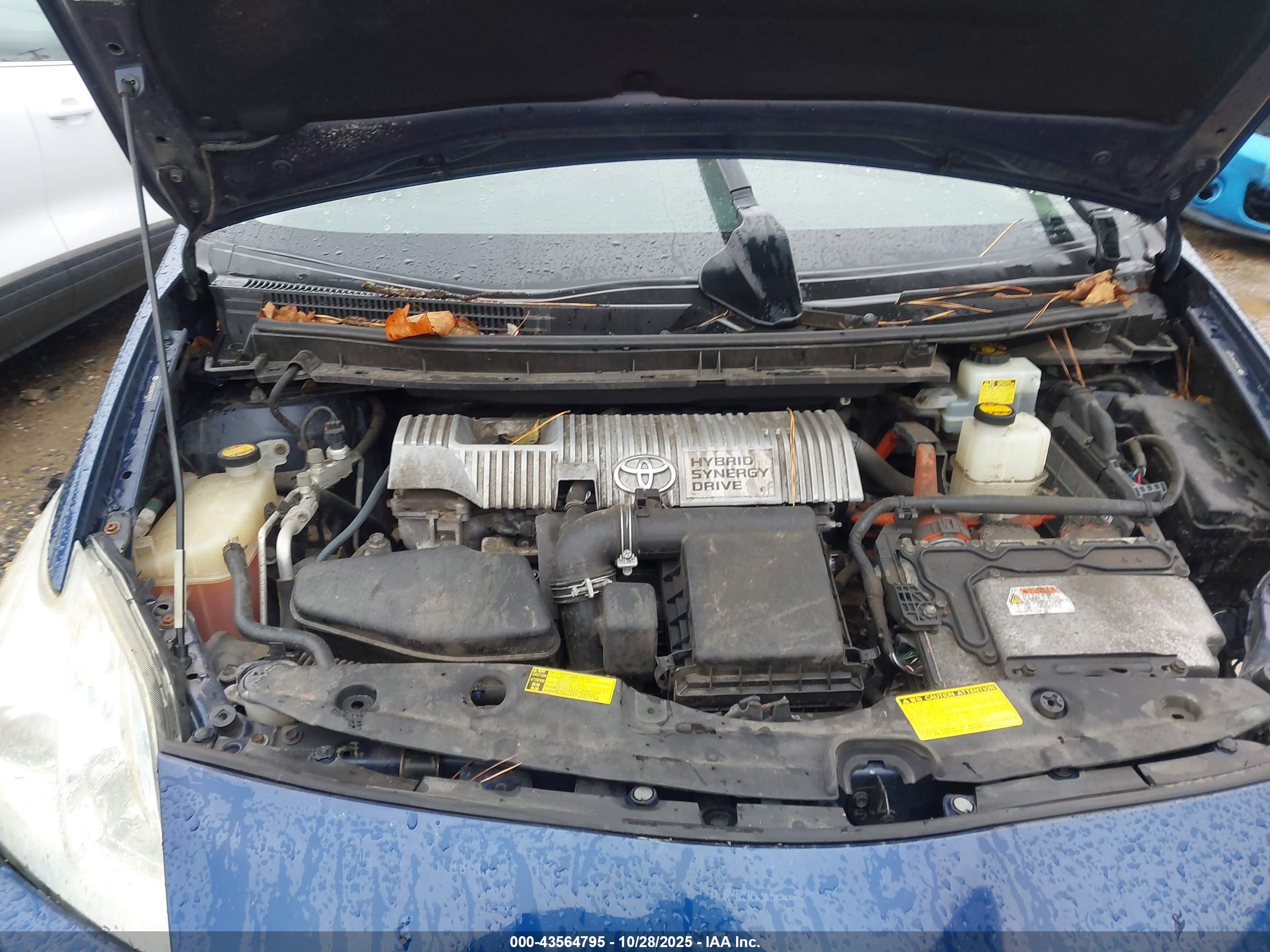 TOYOTA PRIUS image 10