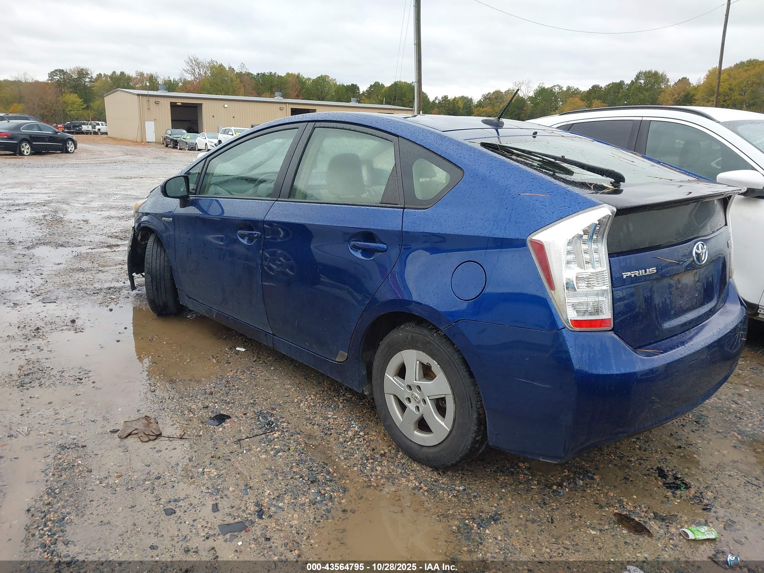 TOYOTA PRIUS image 3