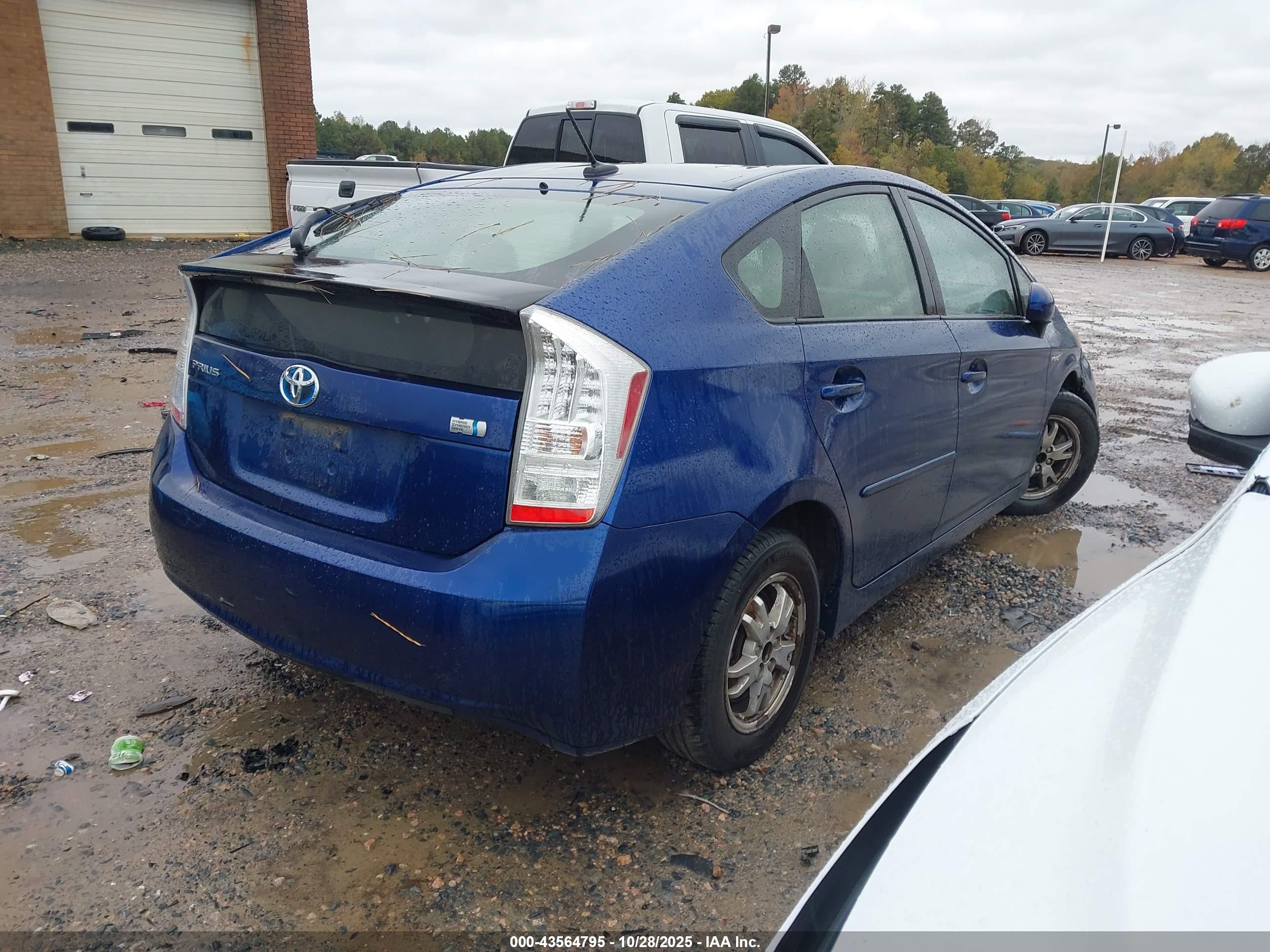 TOYOTA PRIUS image 4
