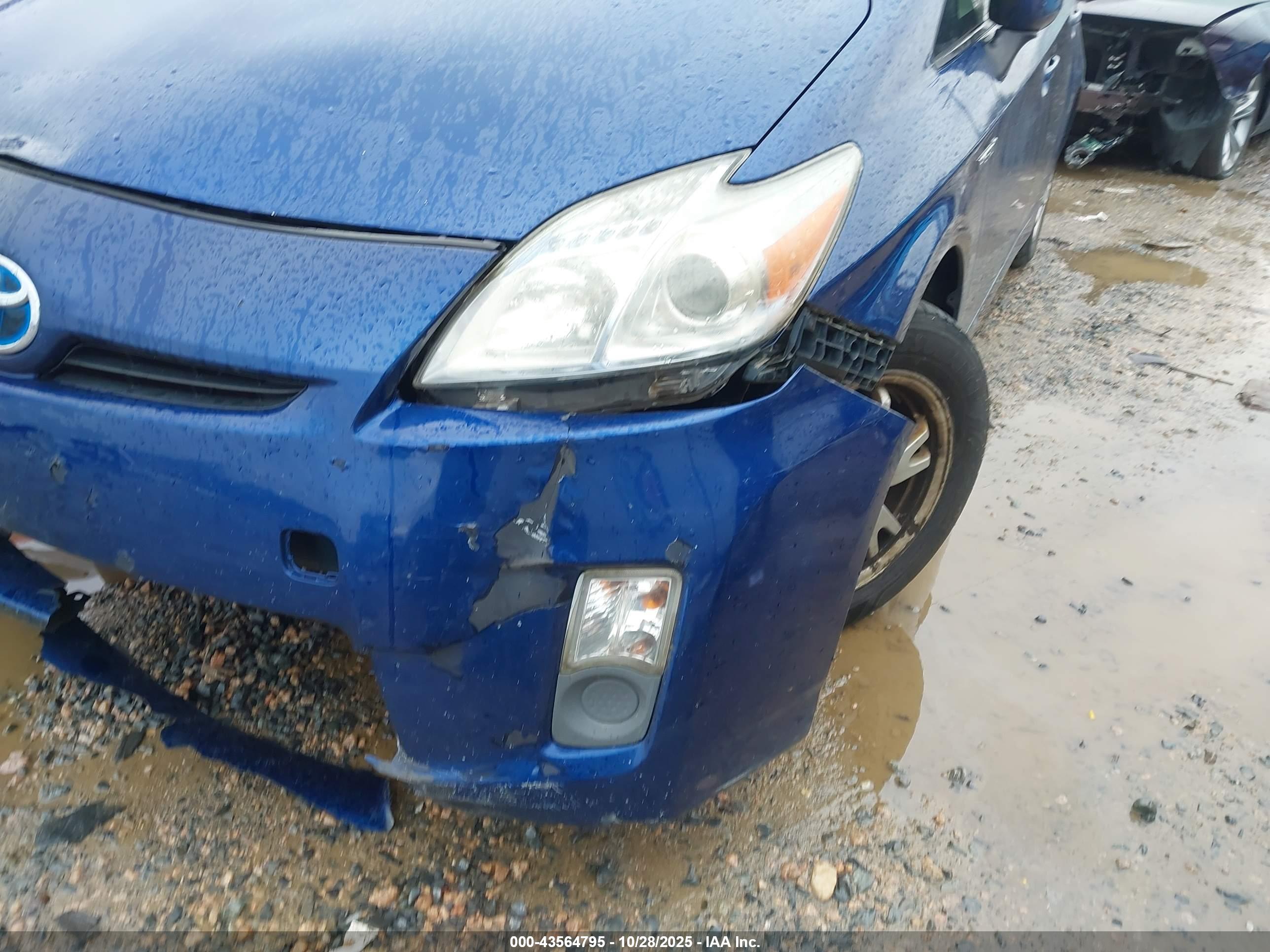 TOYOTA PRIUS image 6
