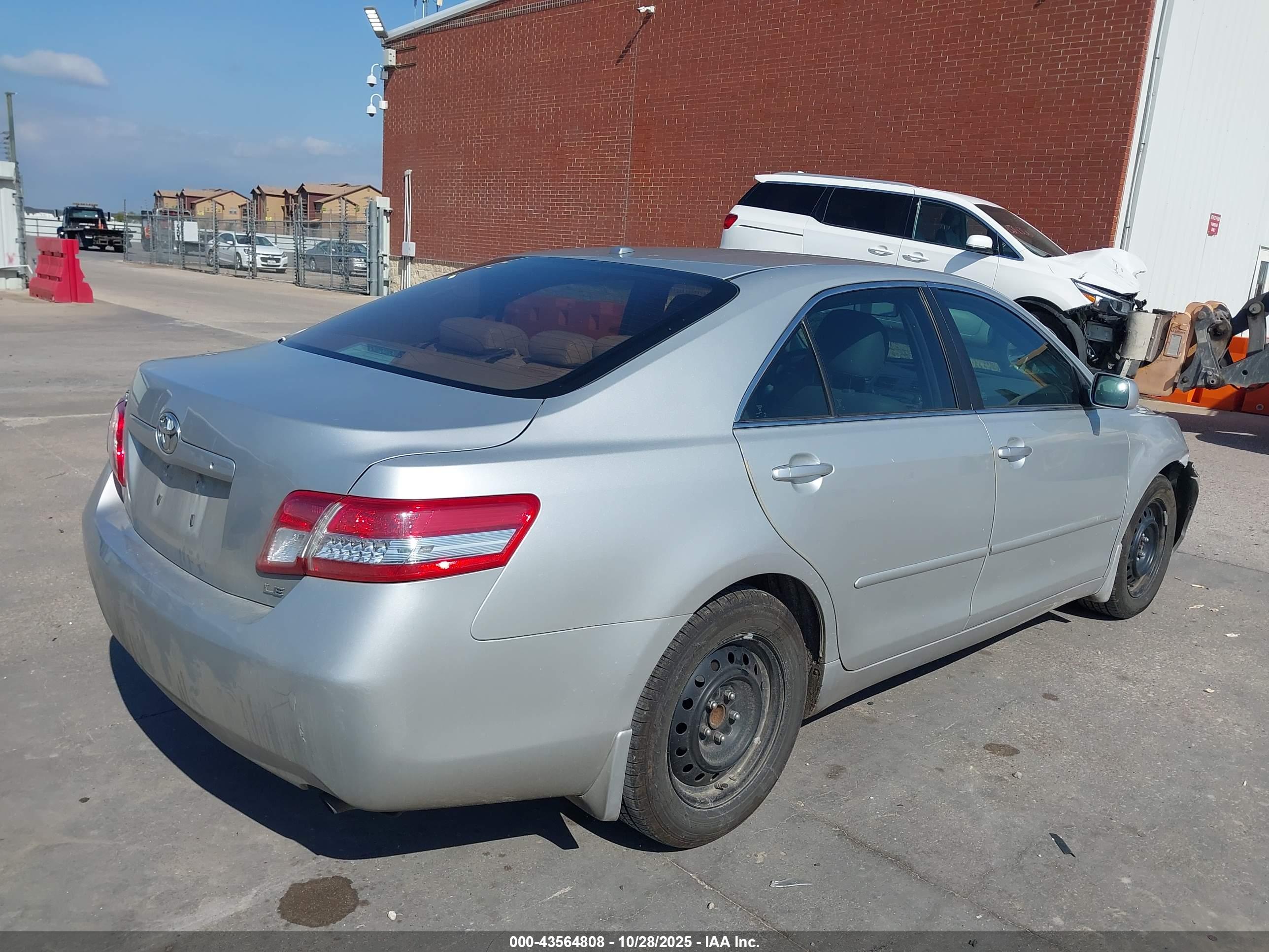 TOYOTA CAMRY image 4