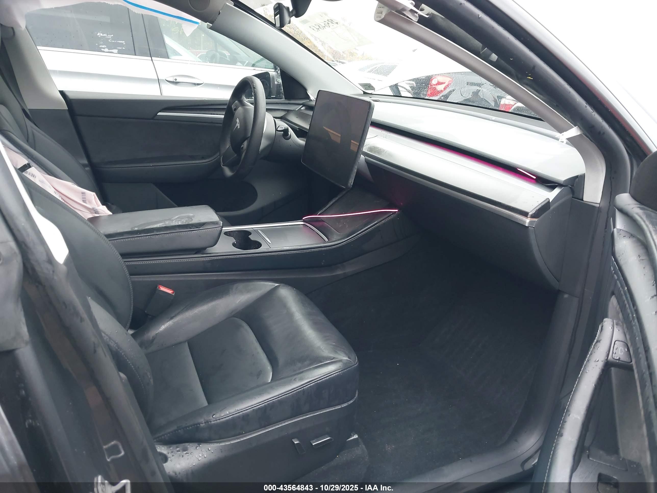 TESLA MODEL image 5