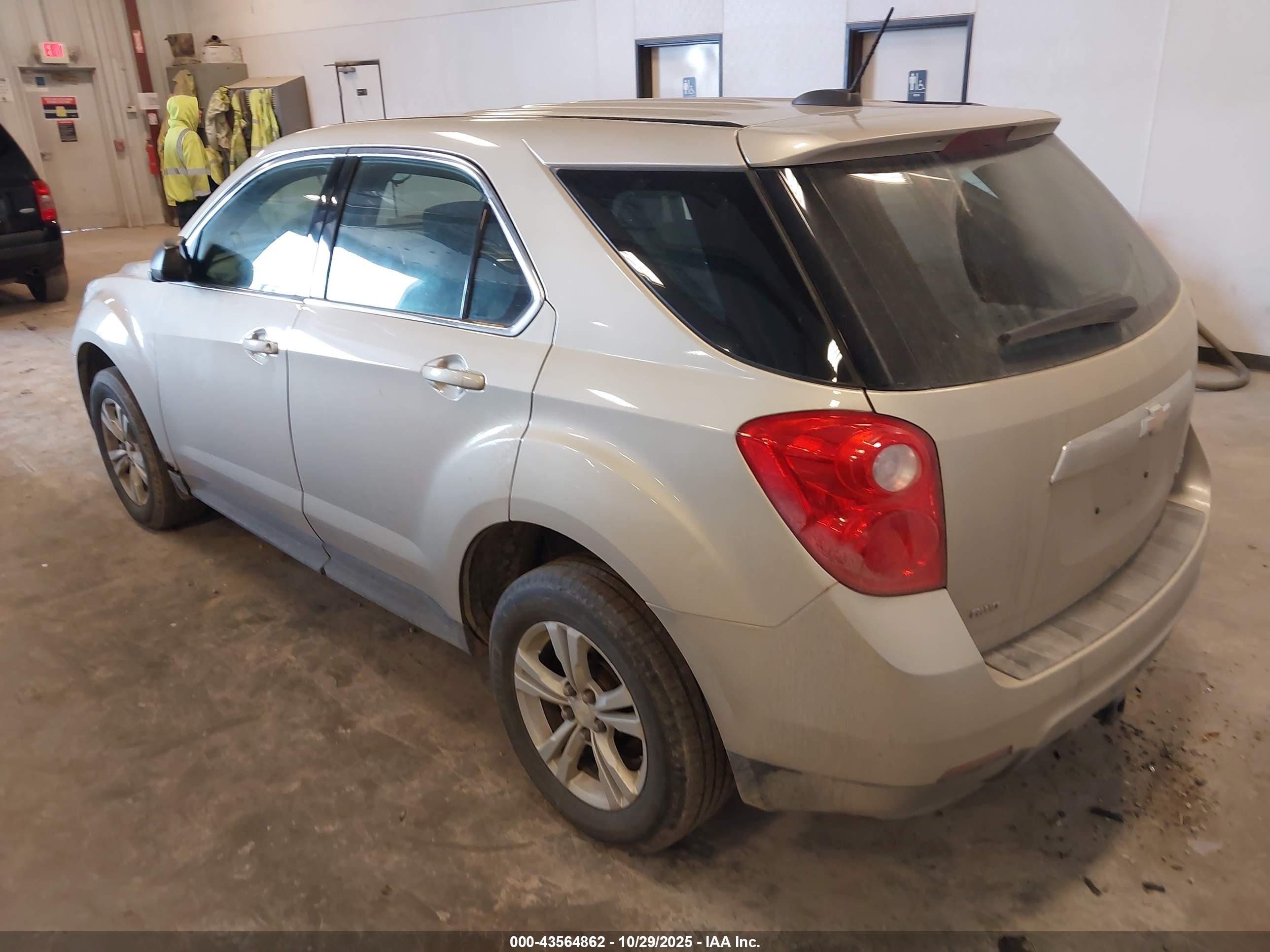 CHEVROLET EQUINOX image 3