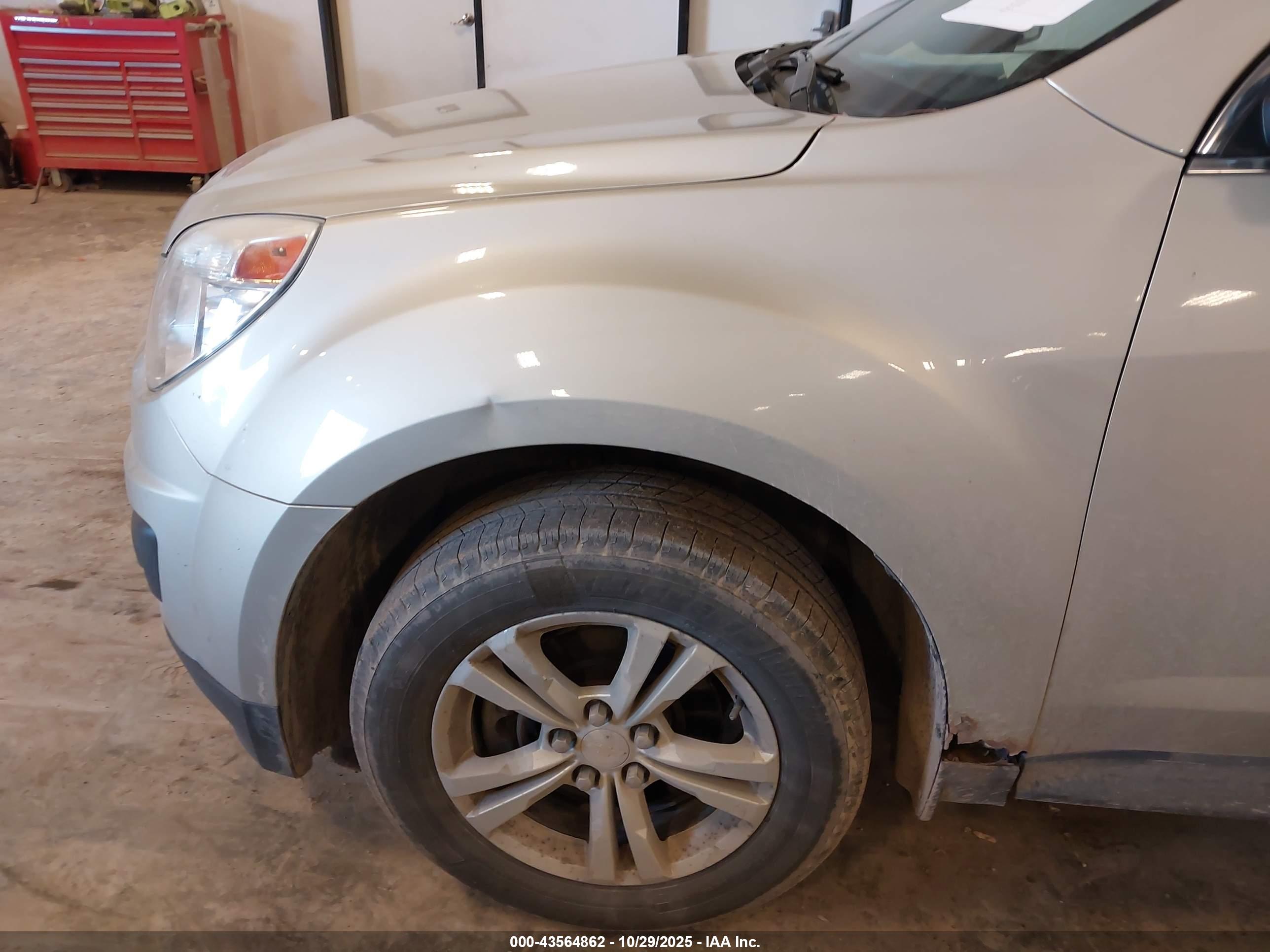 CHEVROLET EQUINOX image 6
