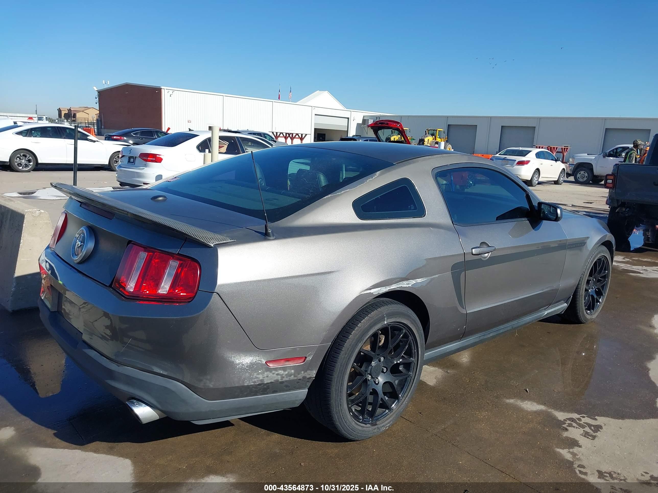 FORD MUSTANG image 4