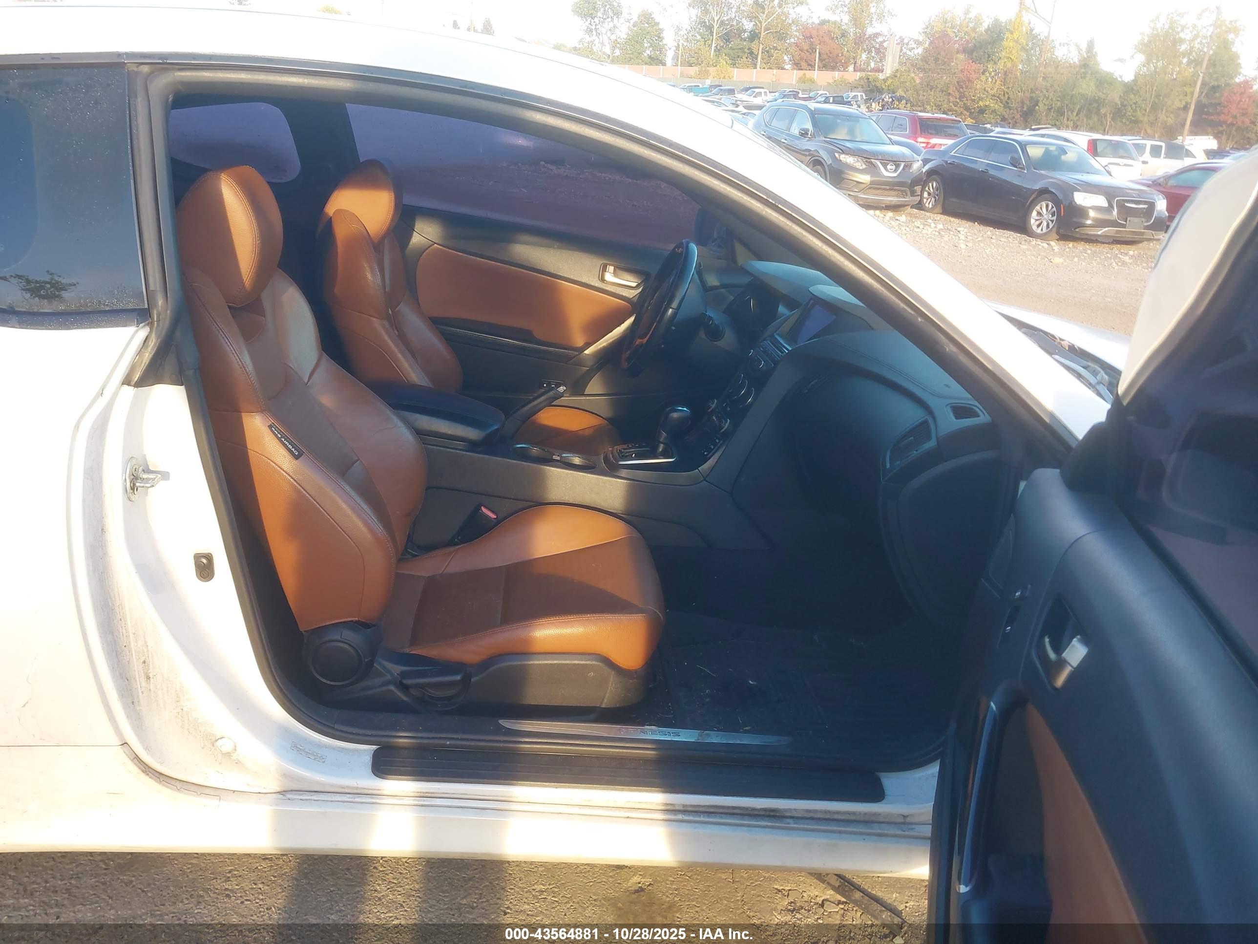 HYUNDAI GENESIS image 5