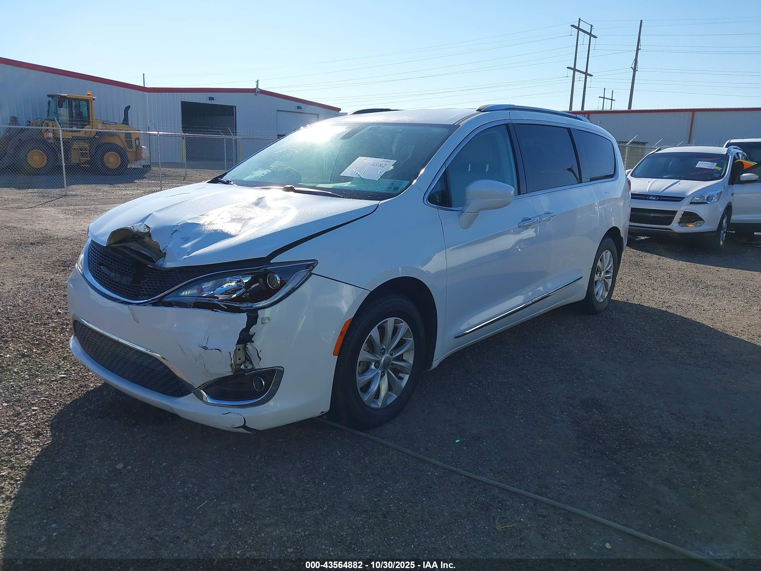 CHRYSLER PACIFICA image 2