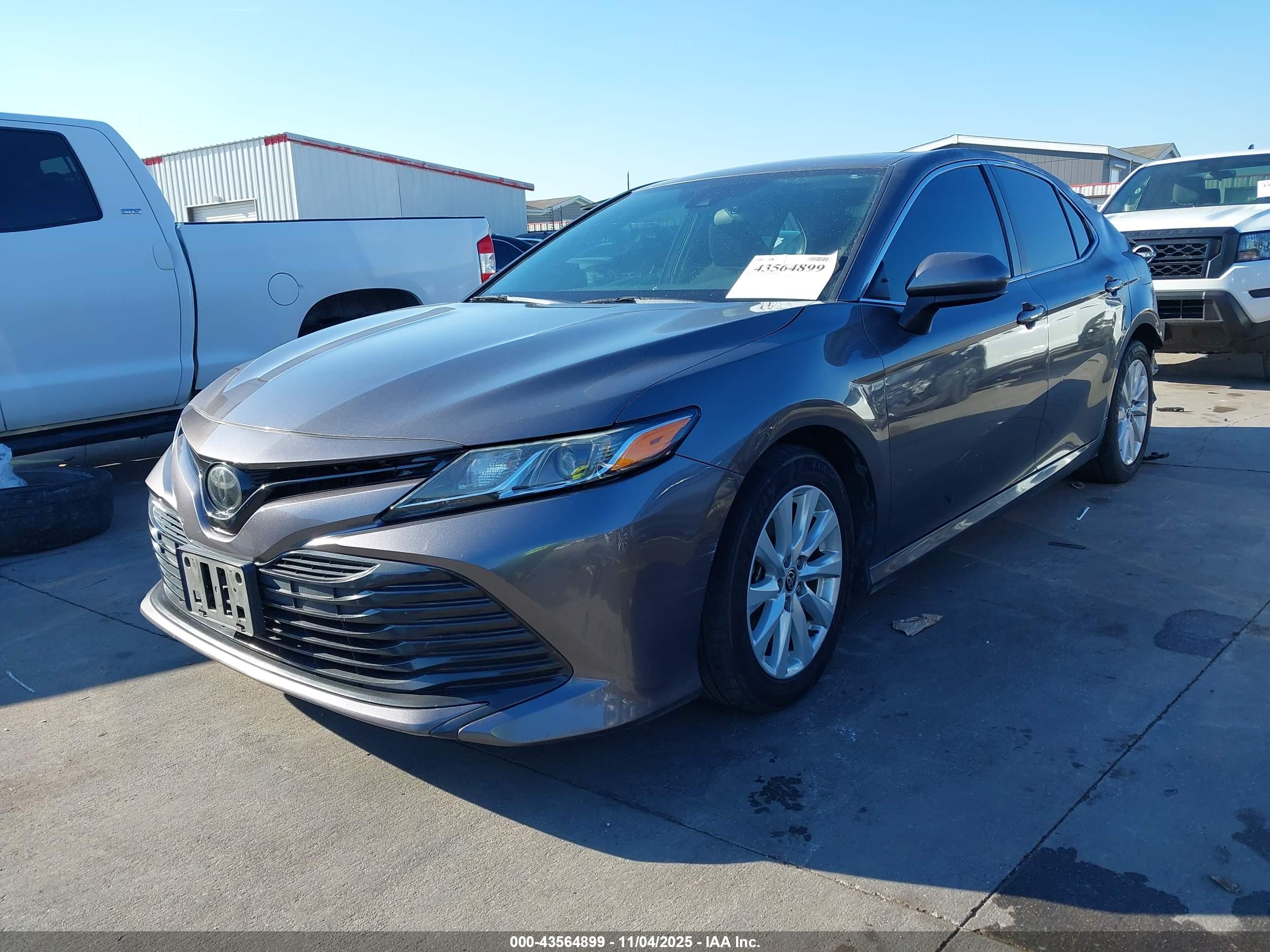 TOYOTA CAMRY image 2
