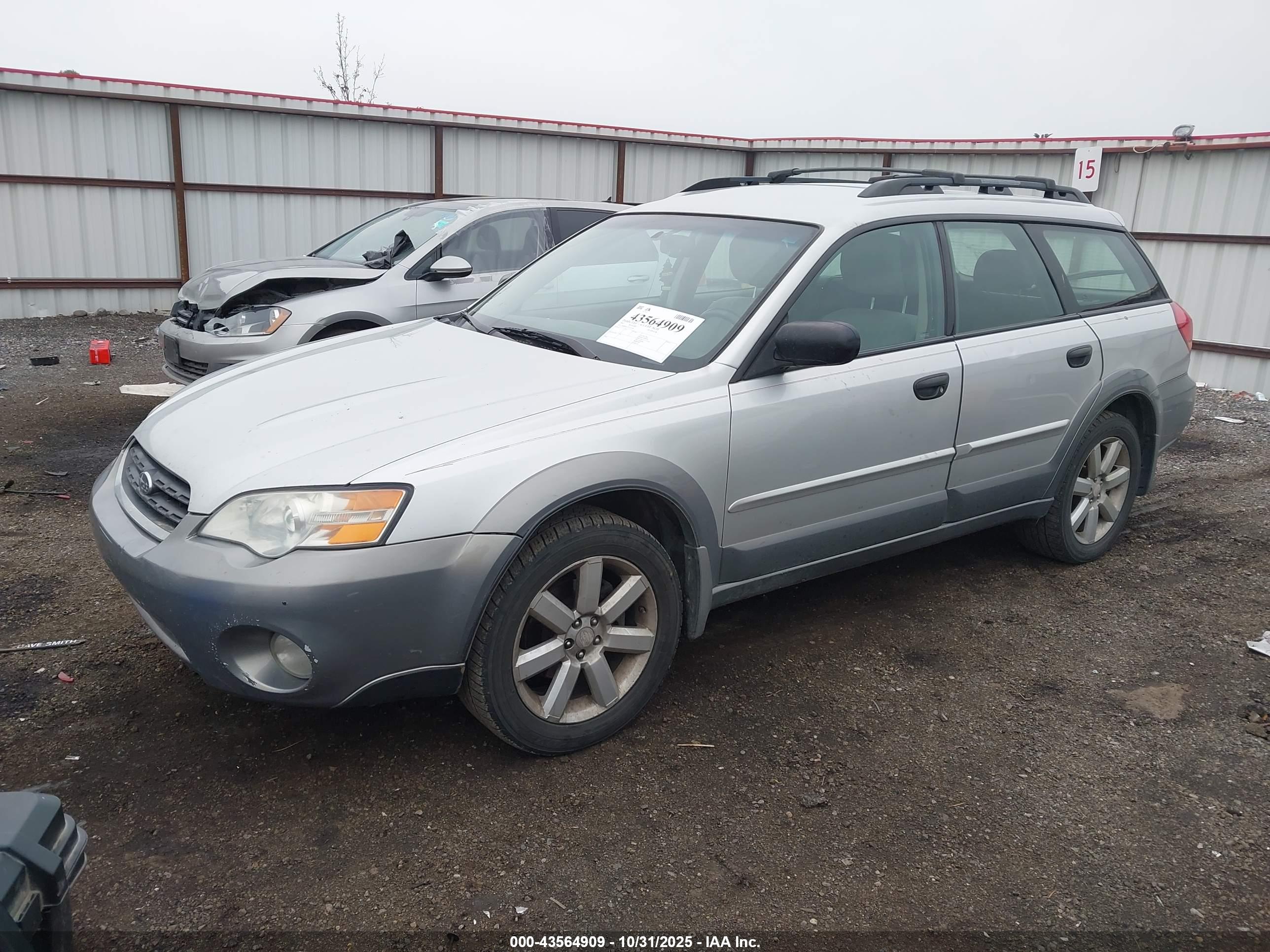 SUBARU OUTBACK image 2