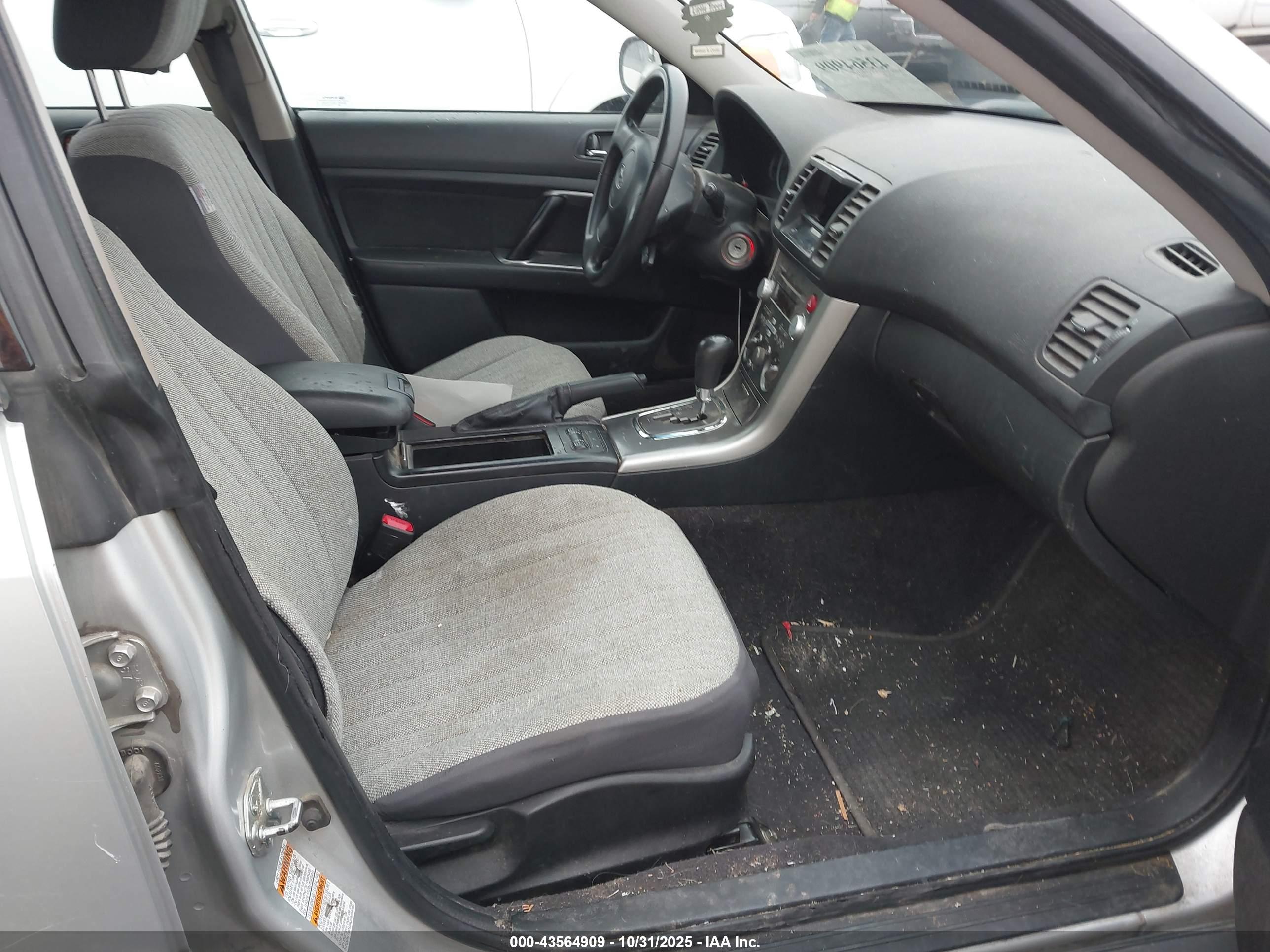 SUBARU OUTBACK image 5