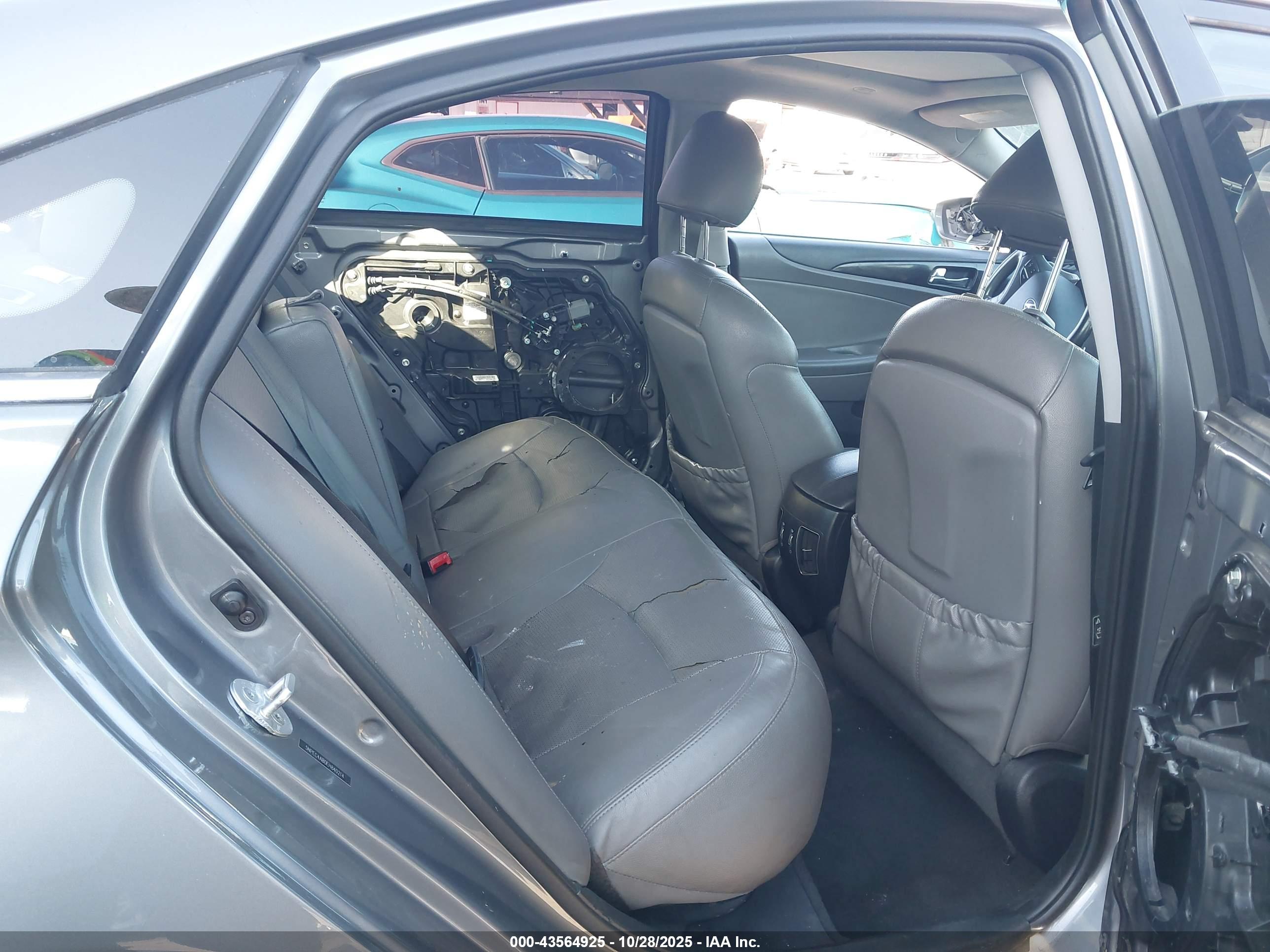 HYUNDAI SONATA image 8