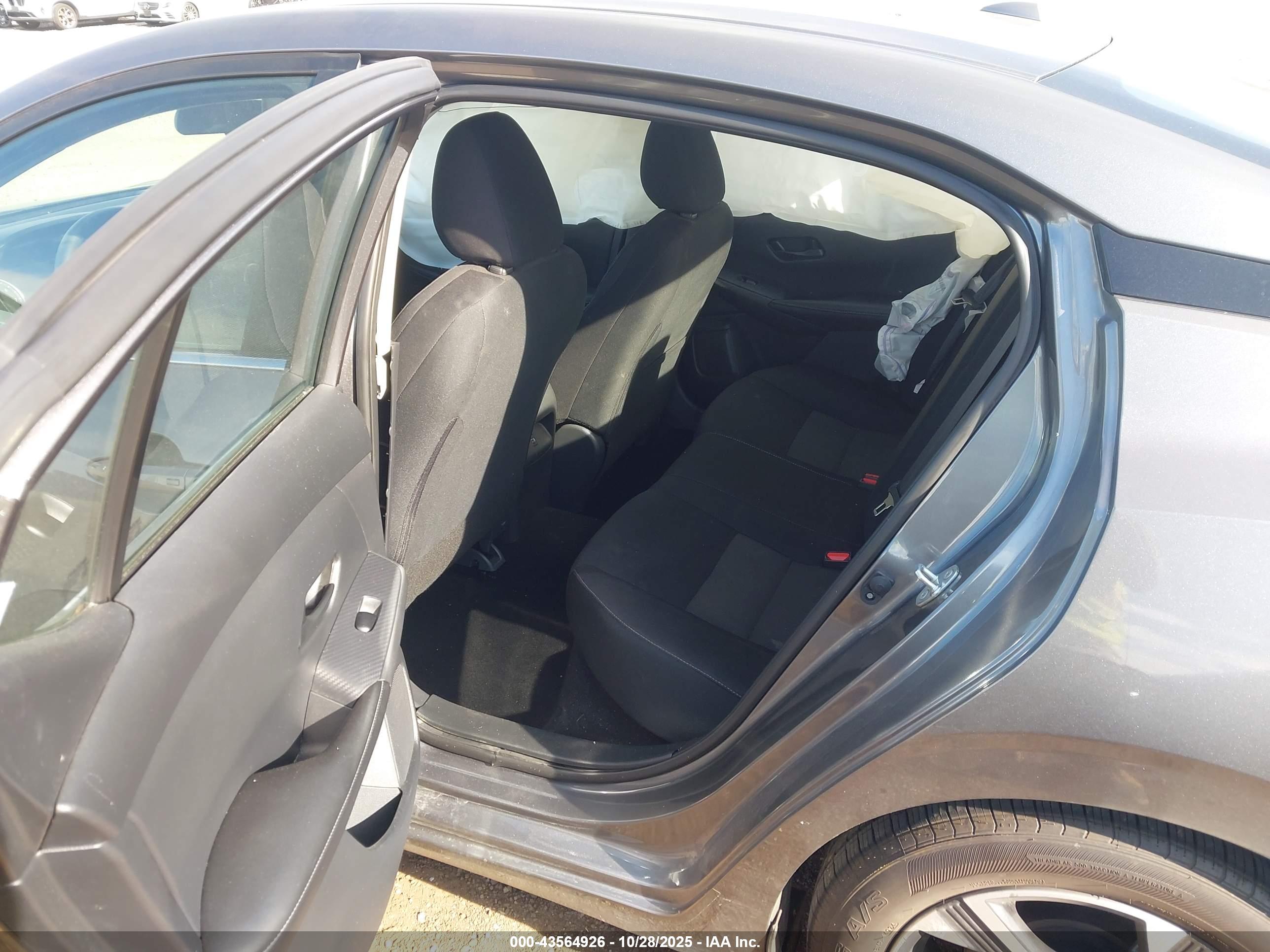 NISSAN SENTRA image 8