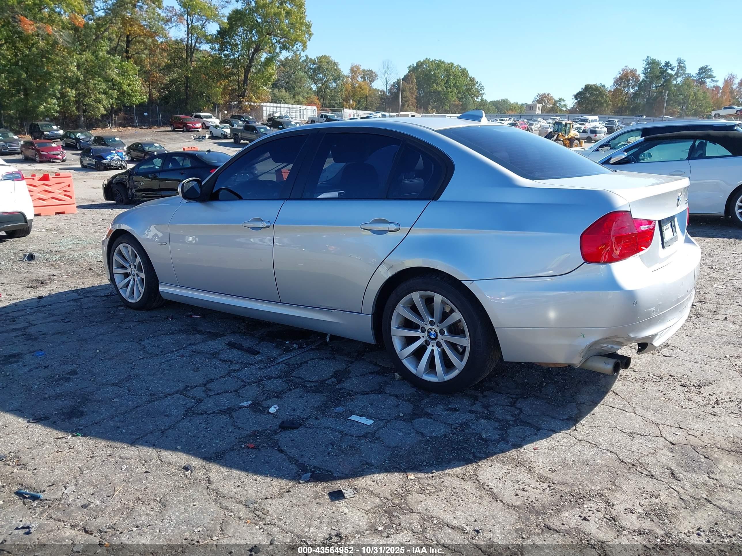 BMW 328I image 3