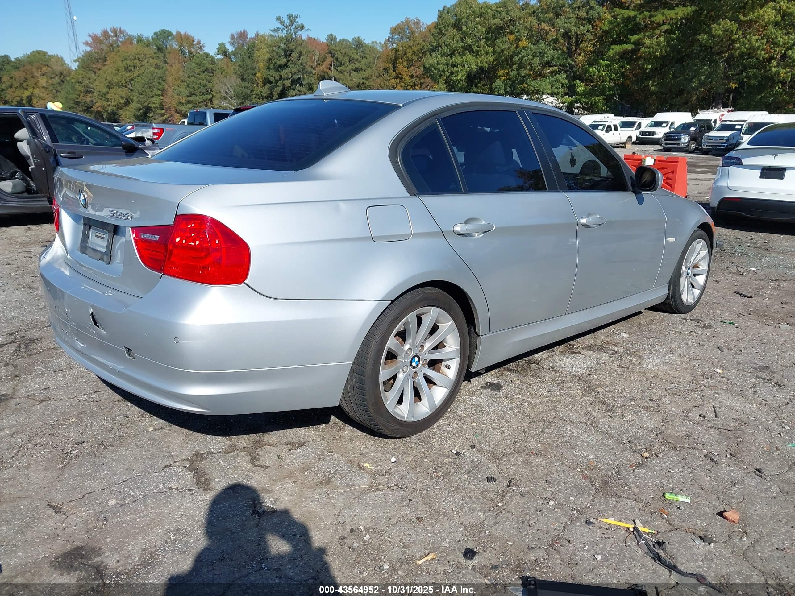 BMW 328I image 4