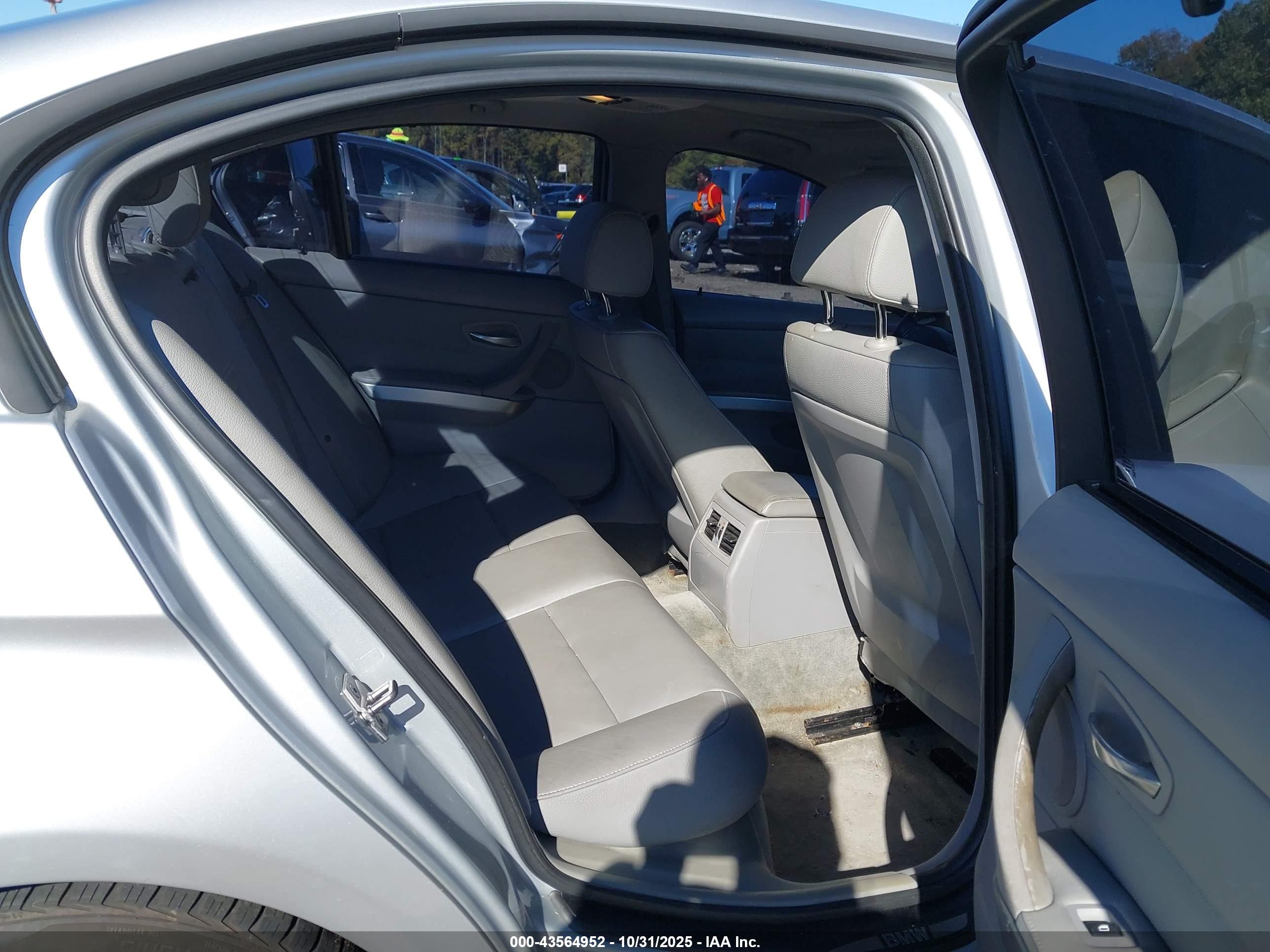 BMW 328I image 8