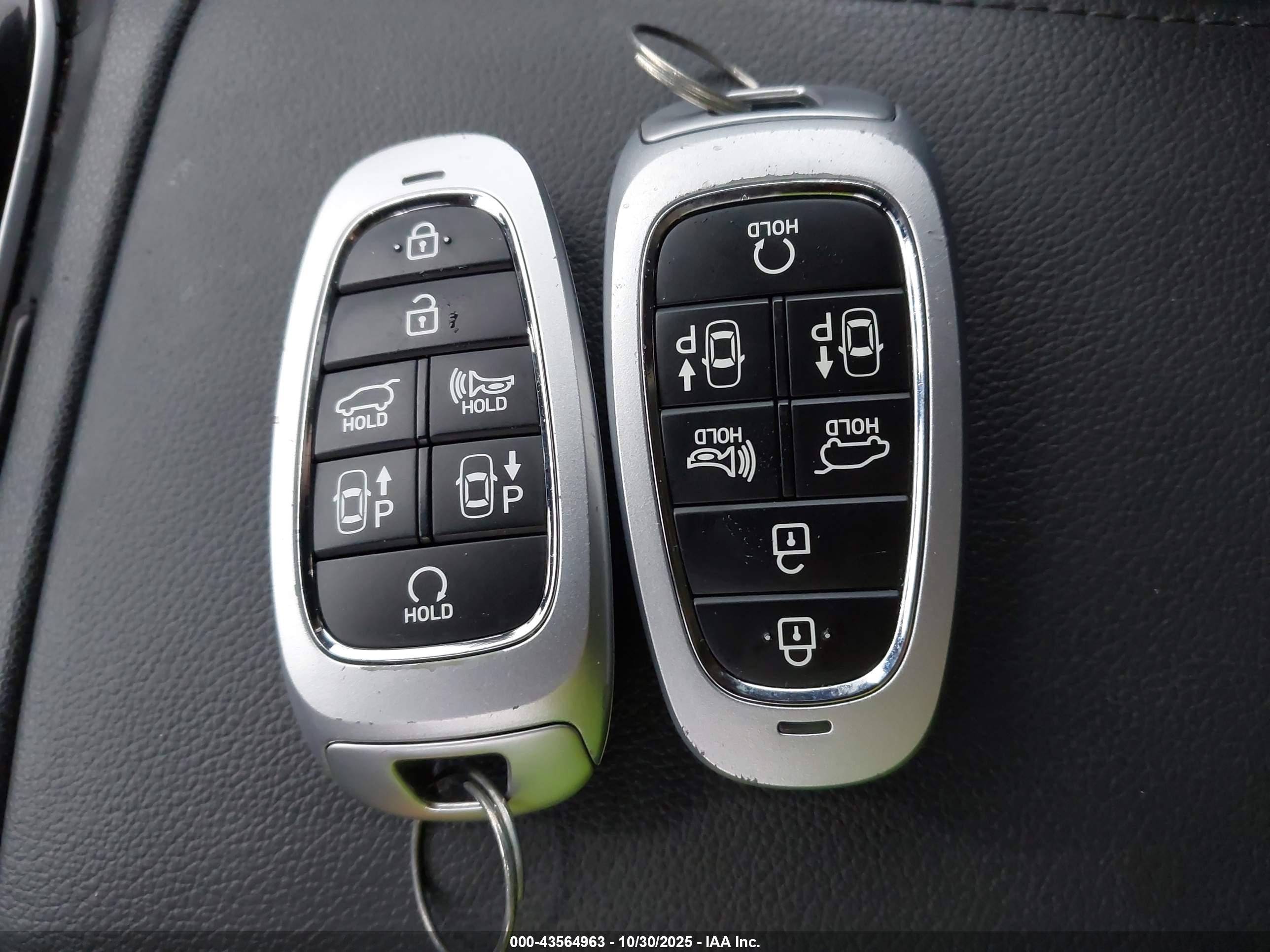 HYUNDAI TUCSON image 11
