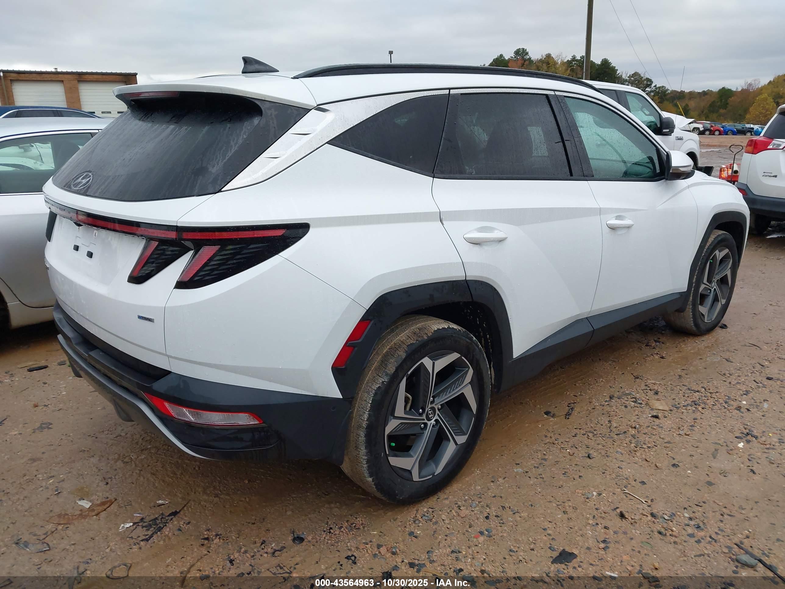 HYUNDAI TUCSON image 4