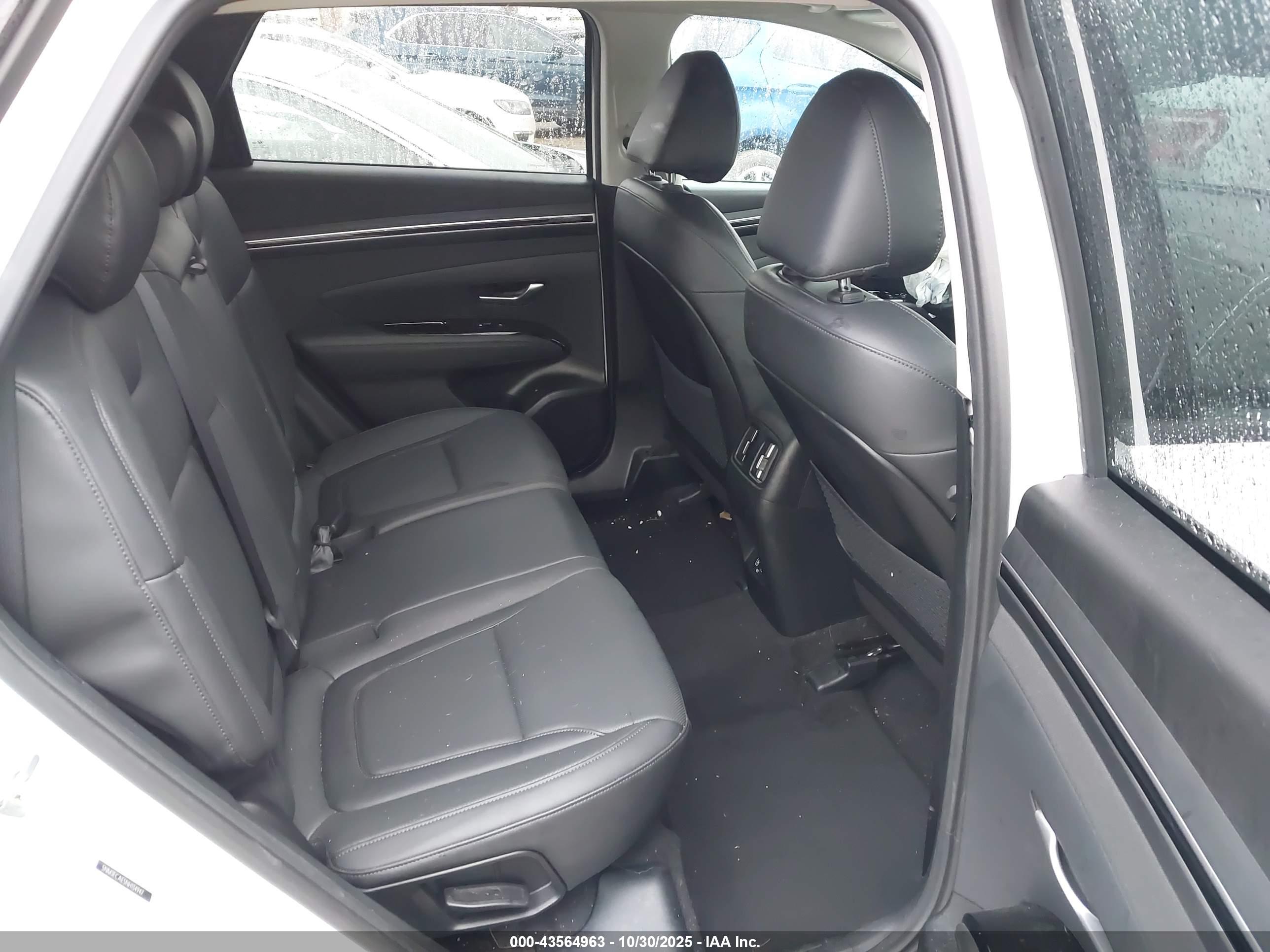 HYUNDAI TUCSON image 8
