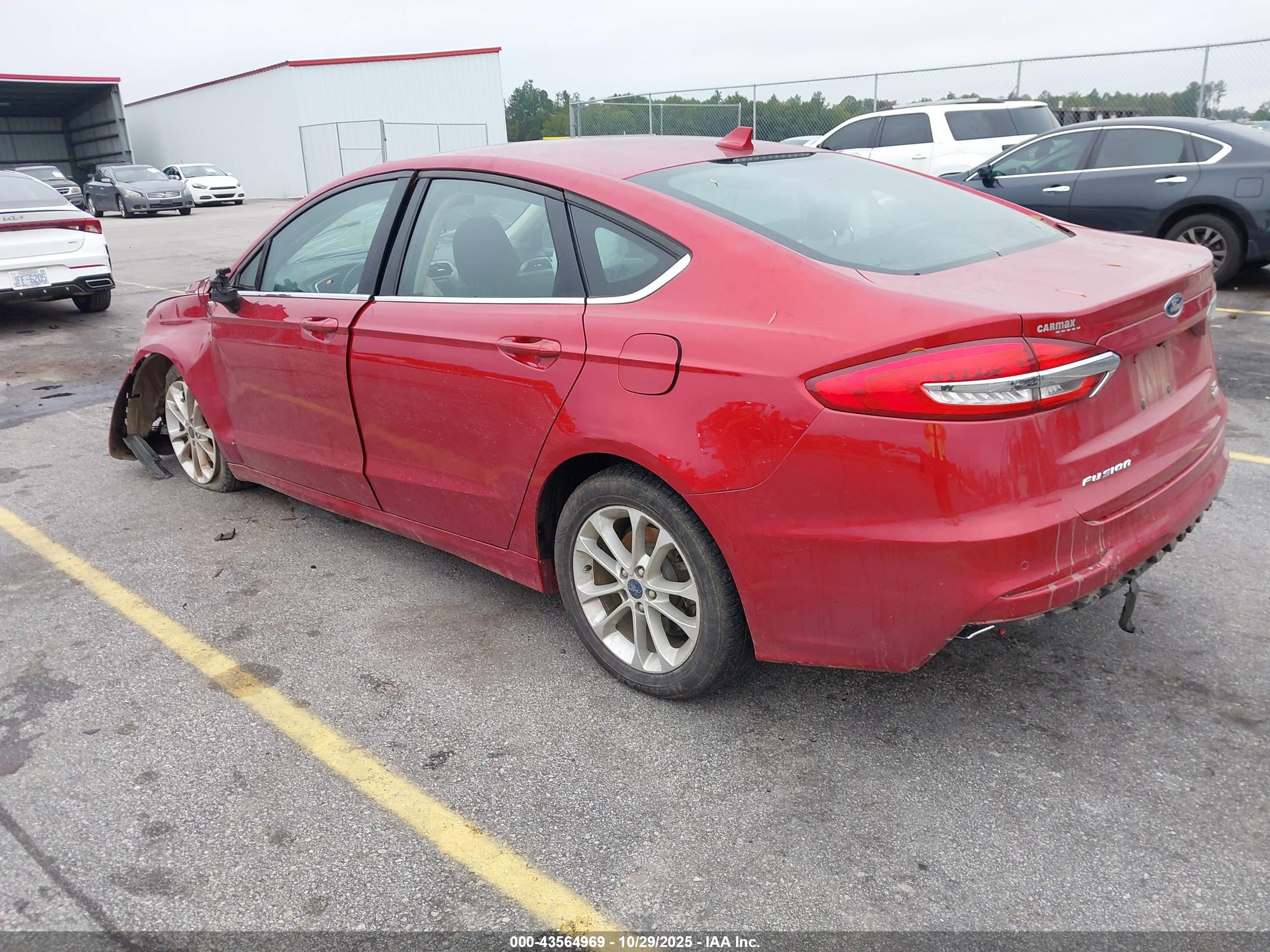 FORD FUSION image 3