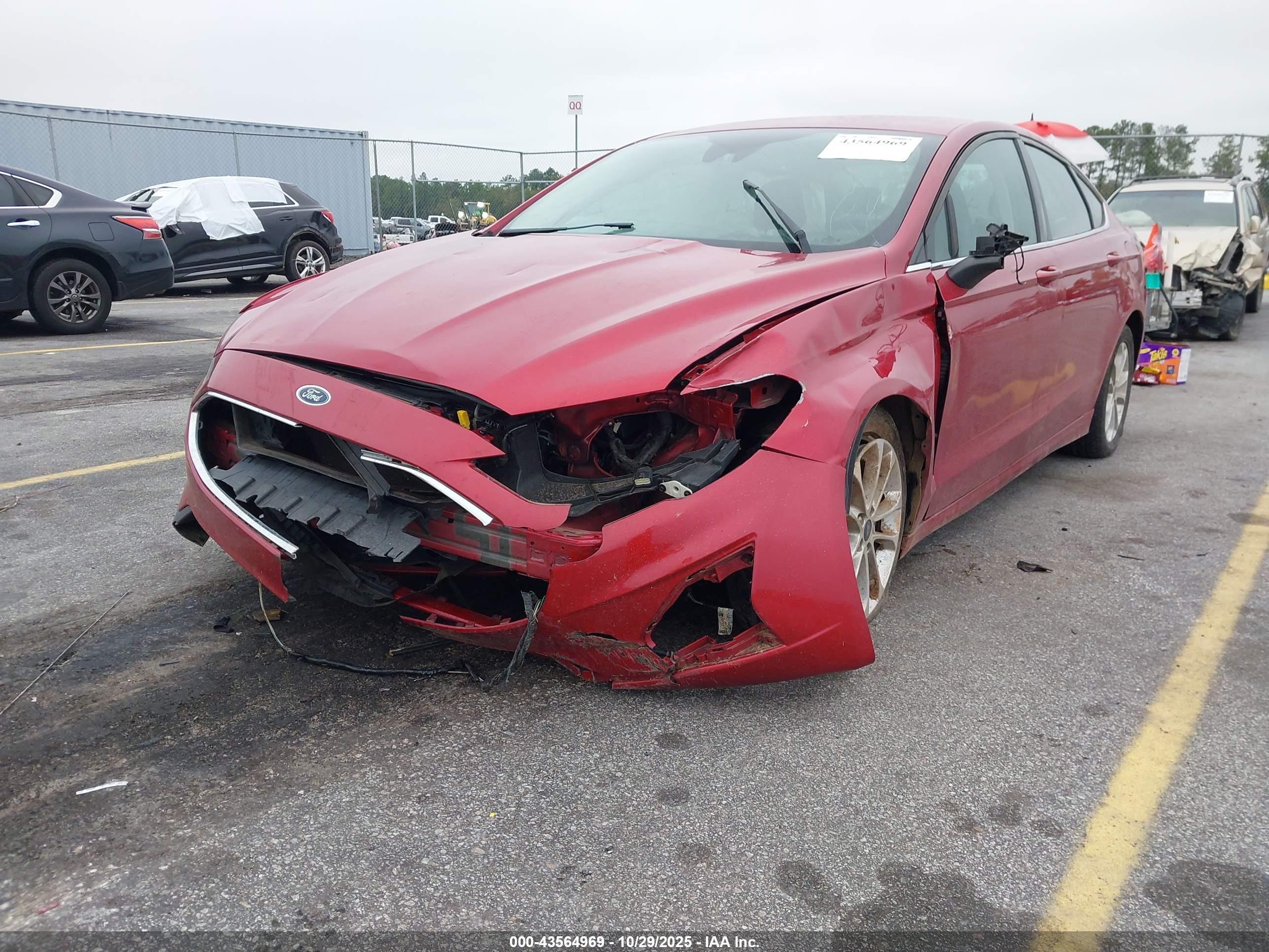 FORD FUSION image 6