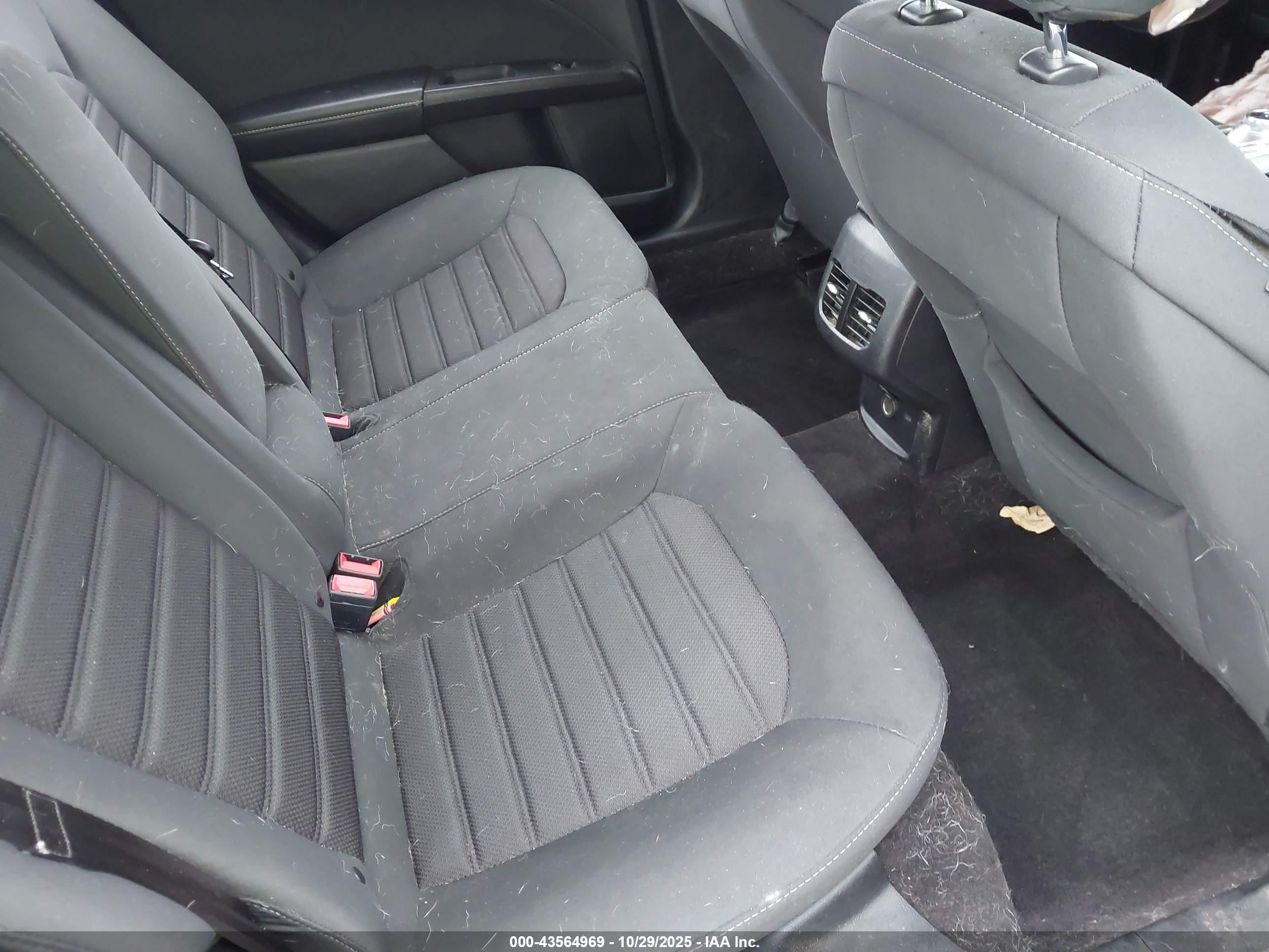 FORD FUSION image 8