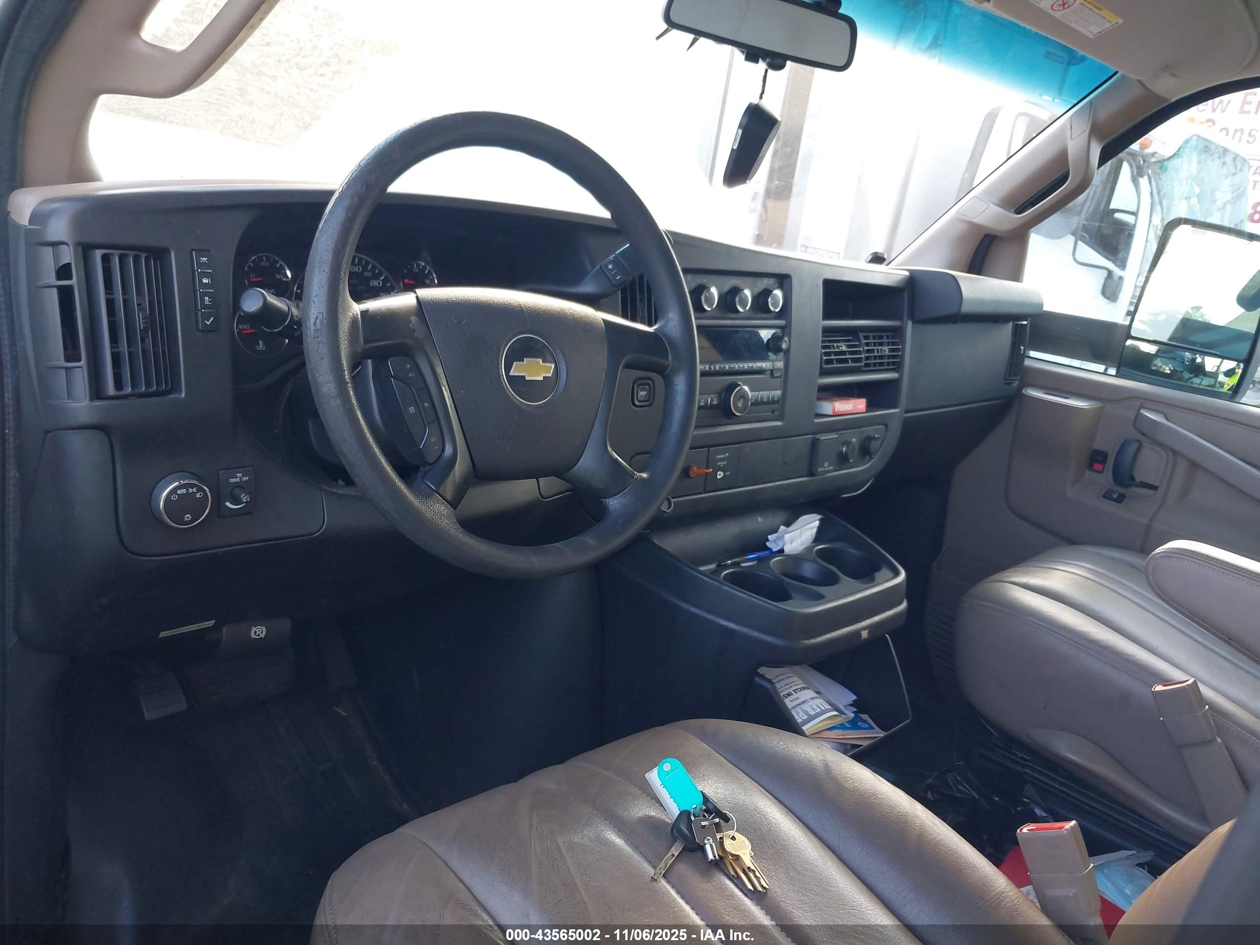 CHEVROLET EXPRESS image 8