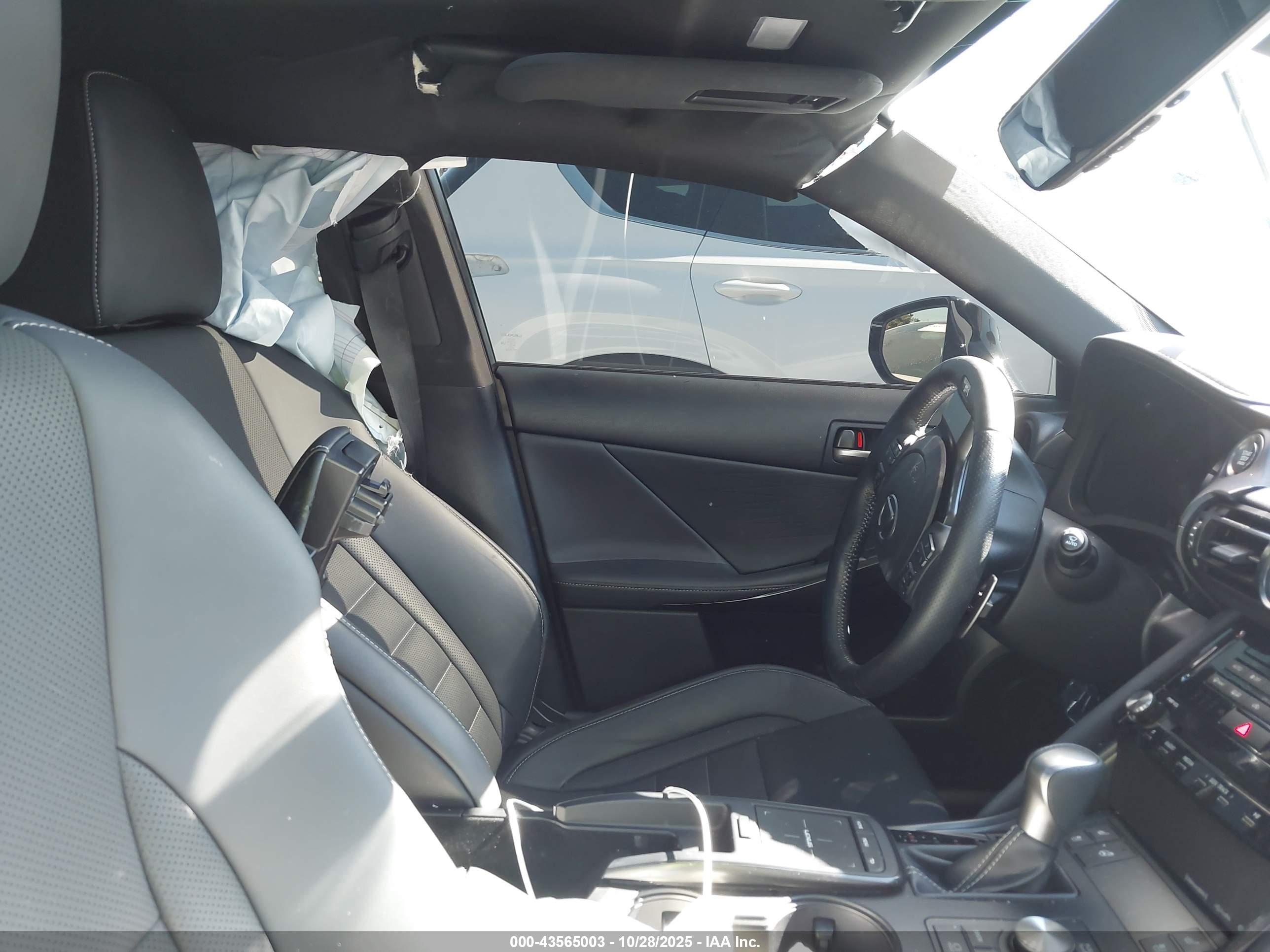 LEXUS IS image 5
