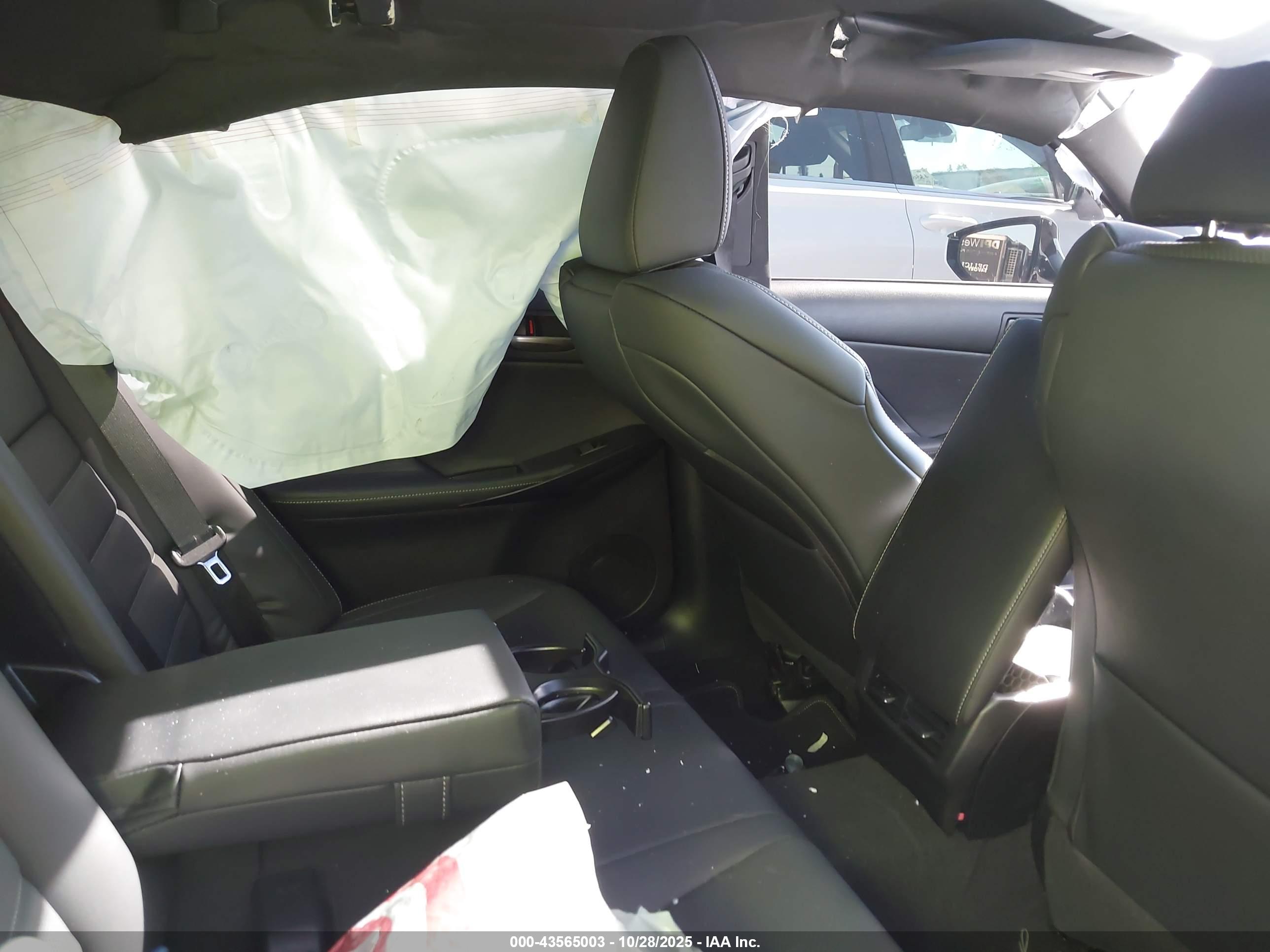 LEXUS IS image 8