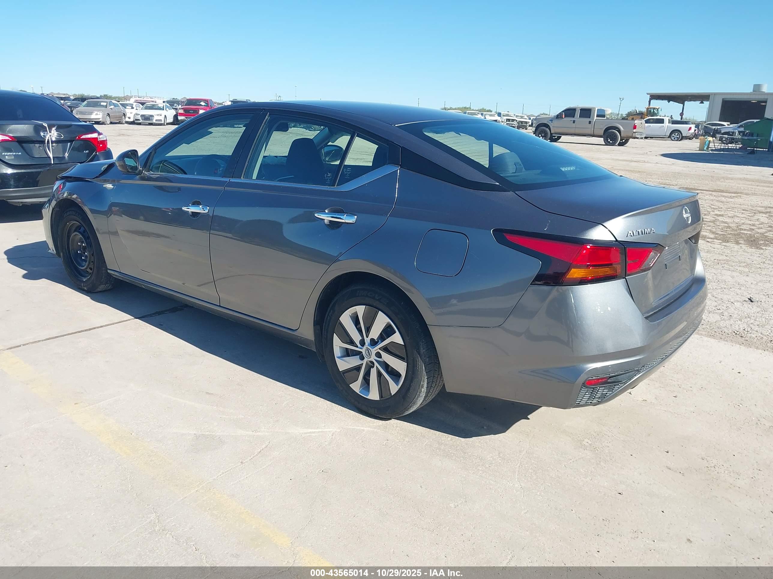 NISSAN ALTIMA image 3