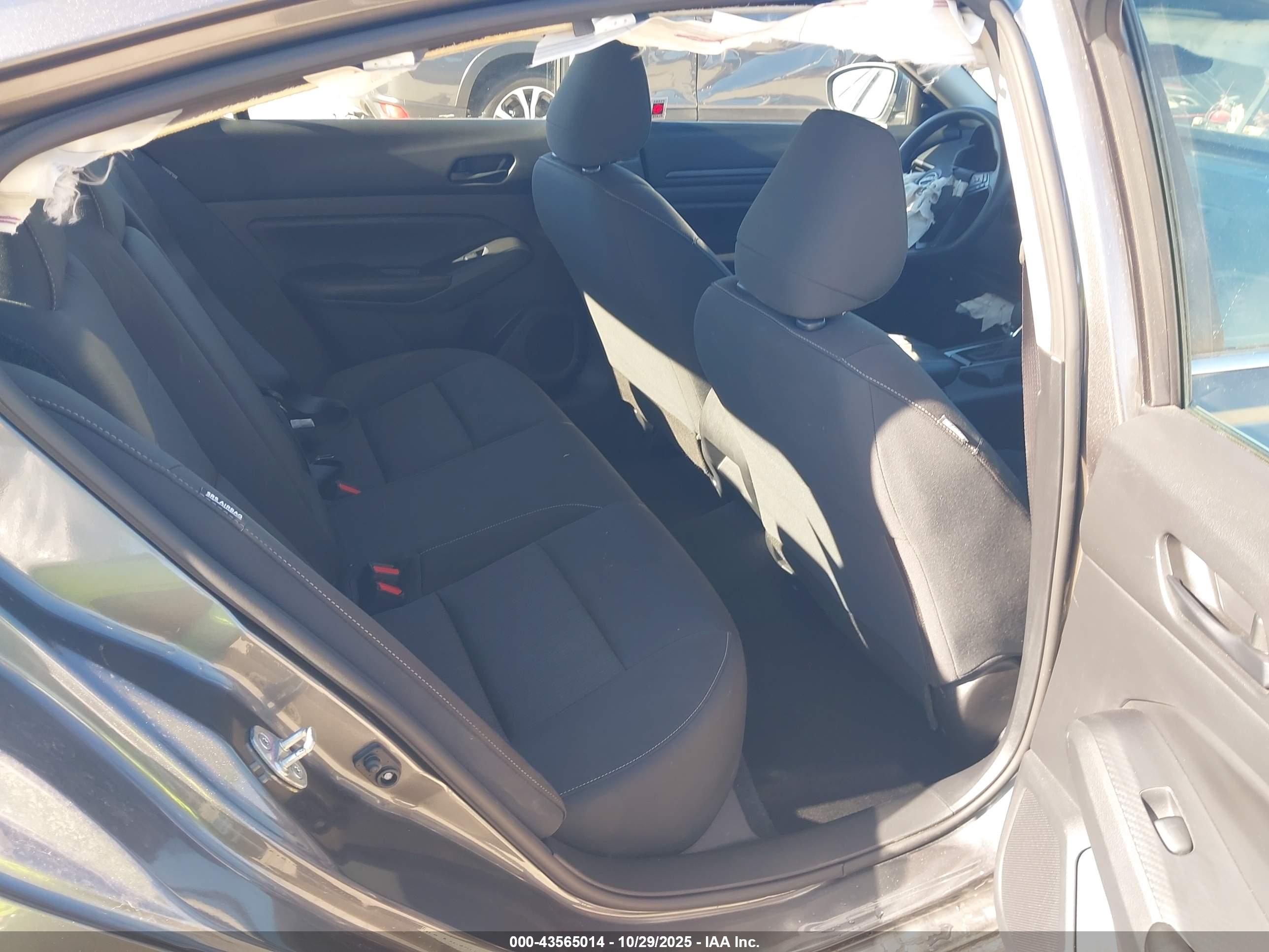 NISSAN ALTIMA image 8
